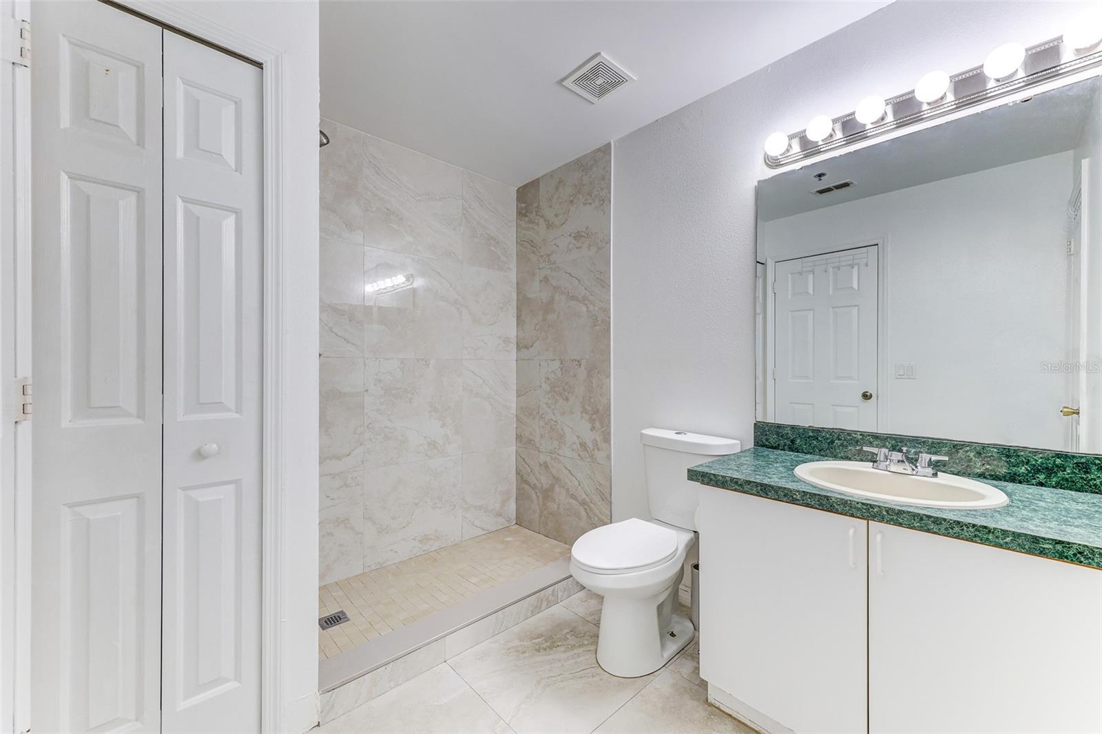 Image 21 of 53 For 1624 Windsor Oak Court