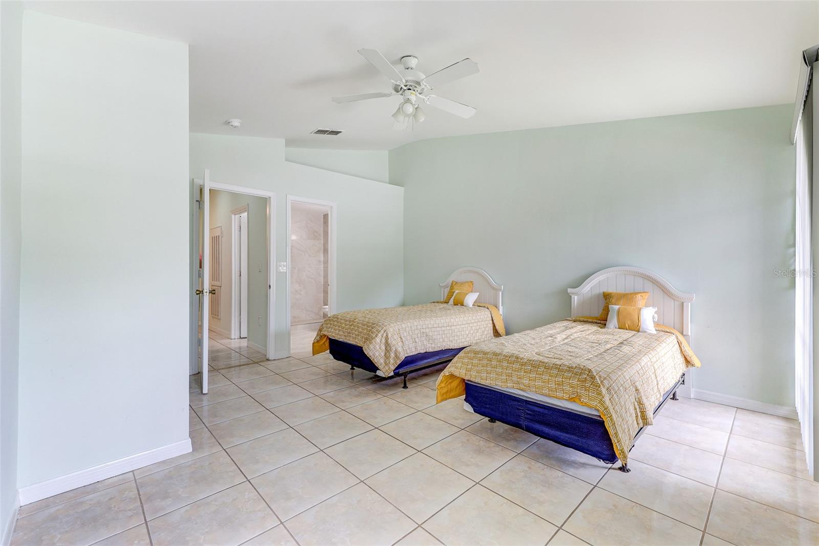 Image 25 of 53 For 1624 Windsor Oak Court