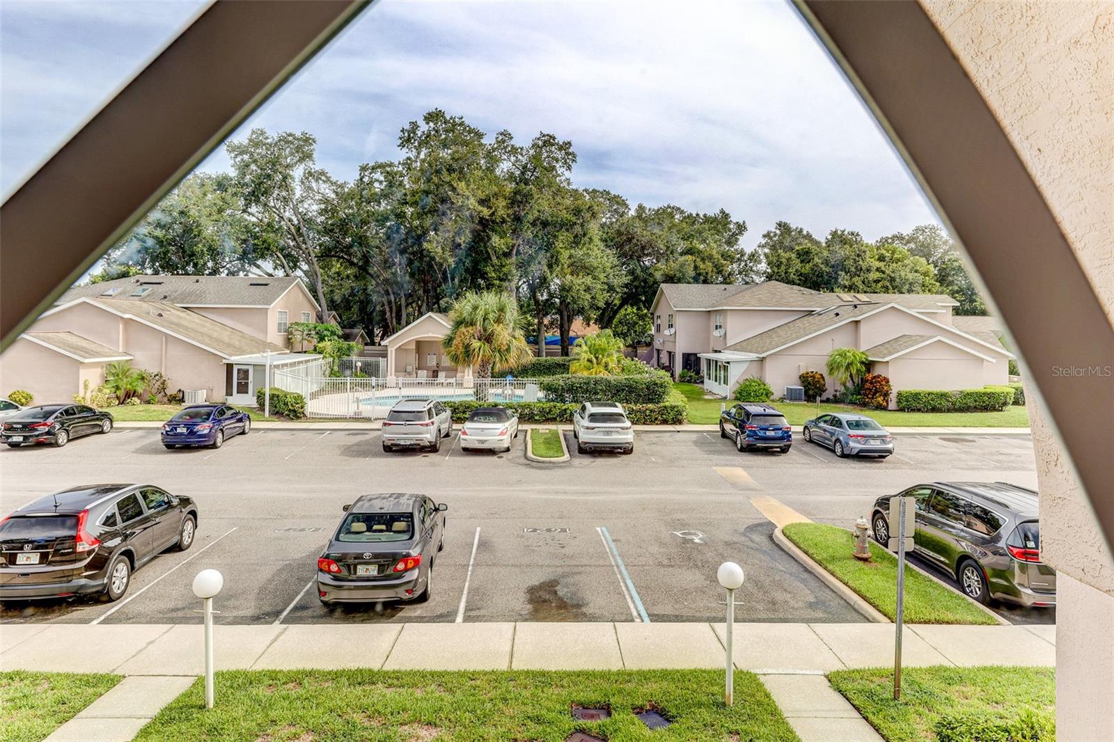 Image 28 of 53 For 1624 Windsor Oak Court