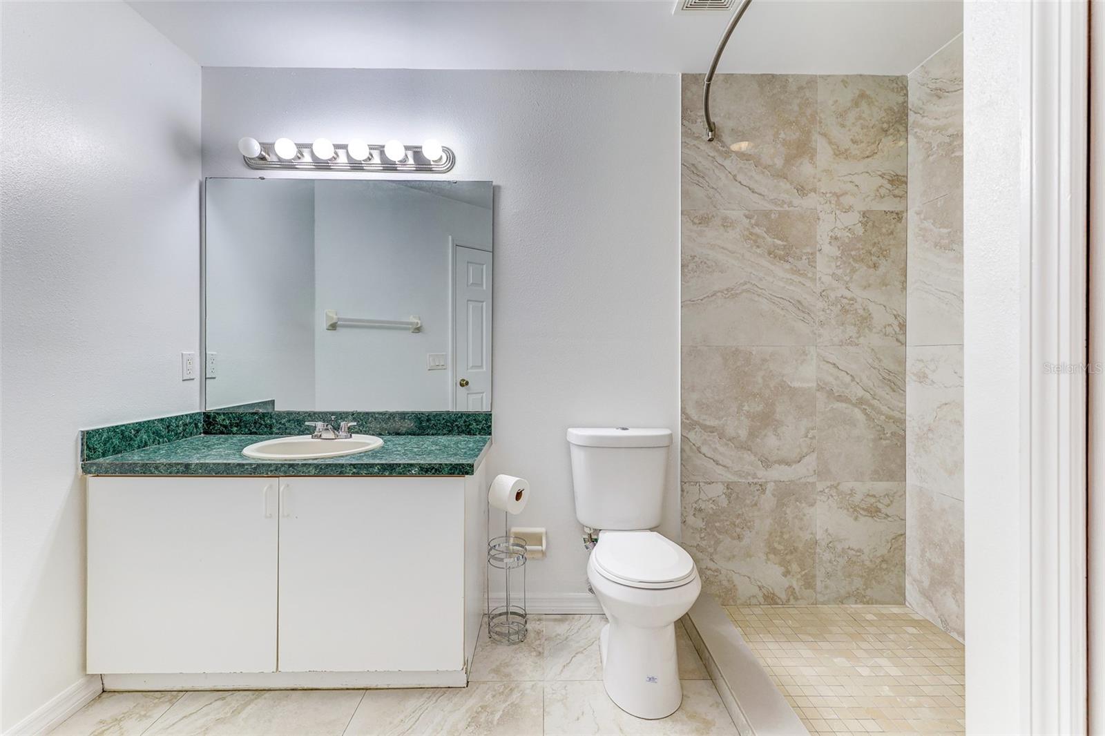 Image 32 of 53 For 1624 Windsor Oak Court