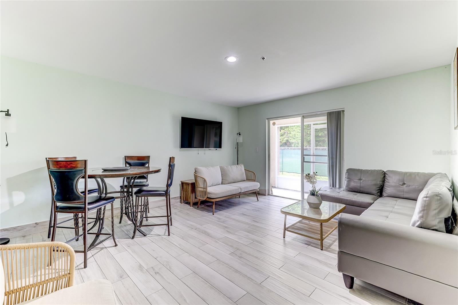 Image 4 of 53 For 1624 Windsor Oak Court