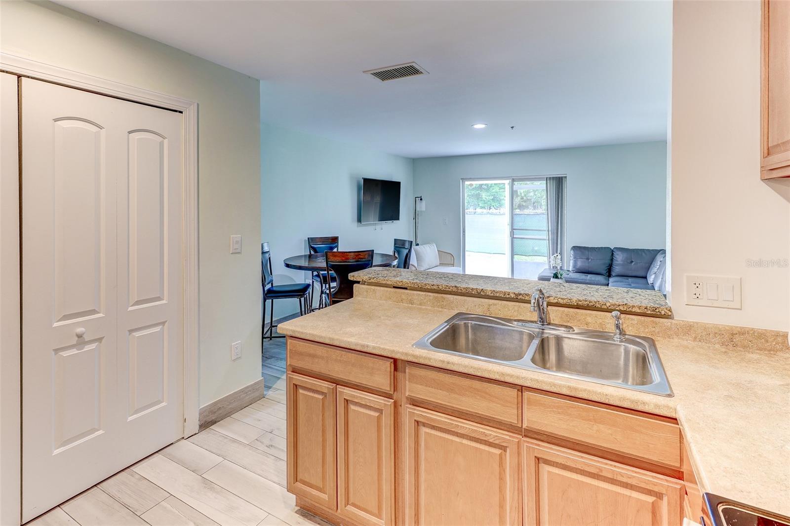 Image 43 of 53 For 1624 Windsor Oak Court