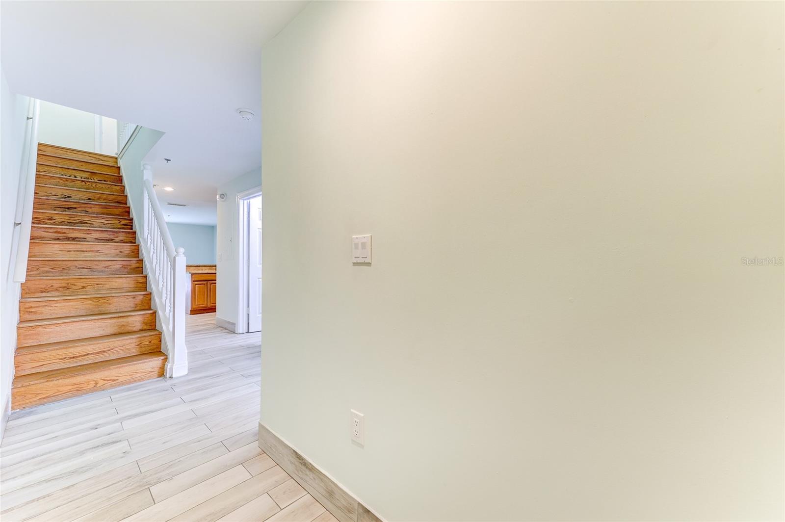 Image 8 of 53 For 1624 Windsor Oak Court