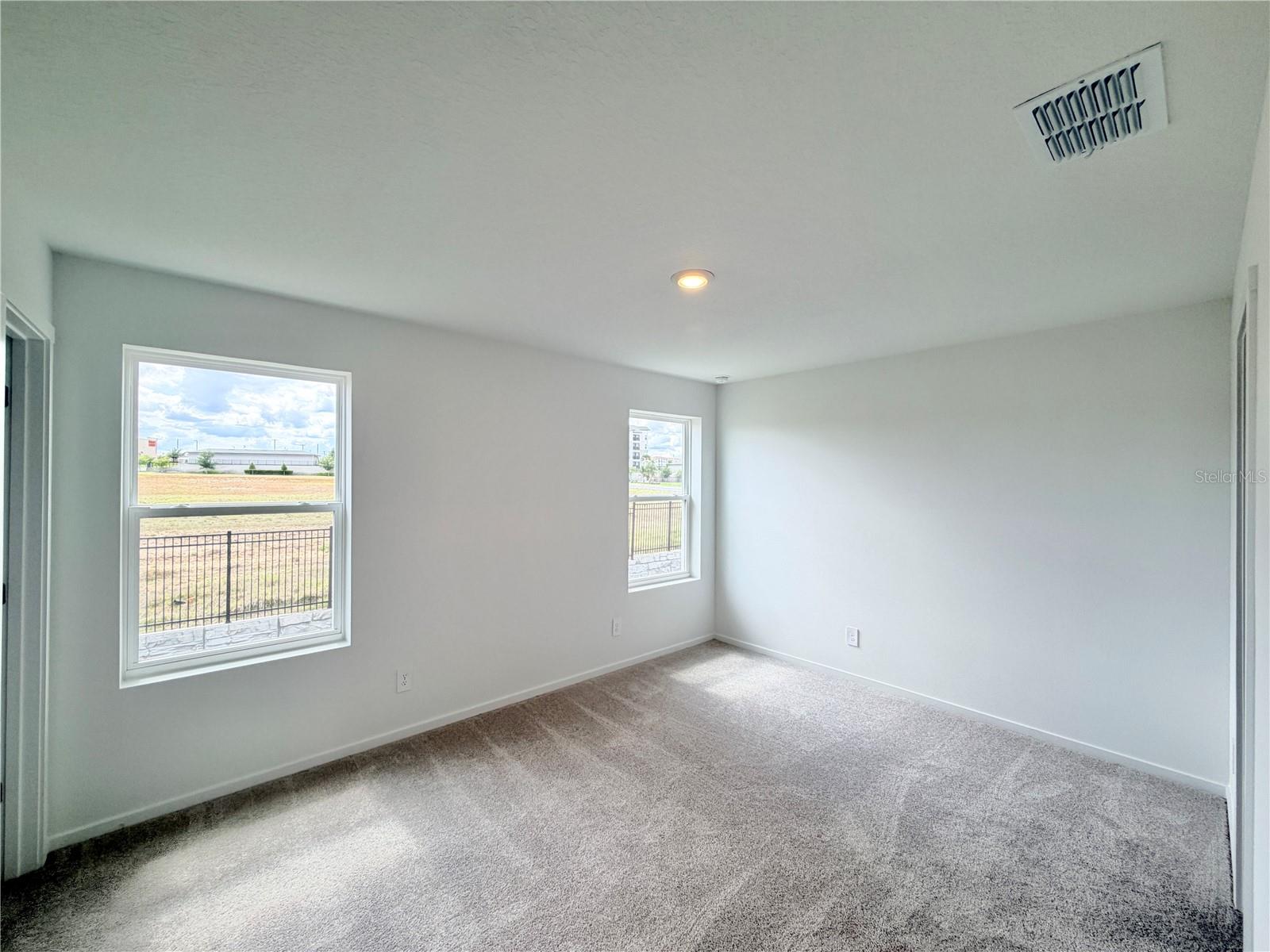 Image 17 of 34 For 842 Lynx Street