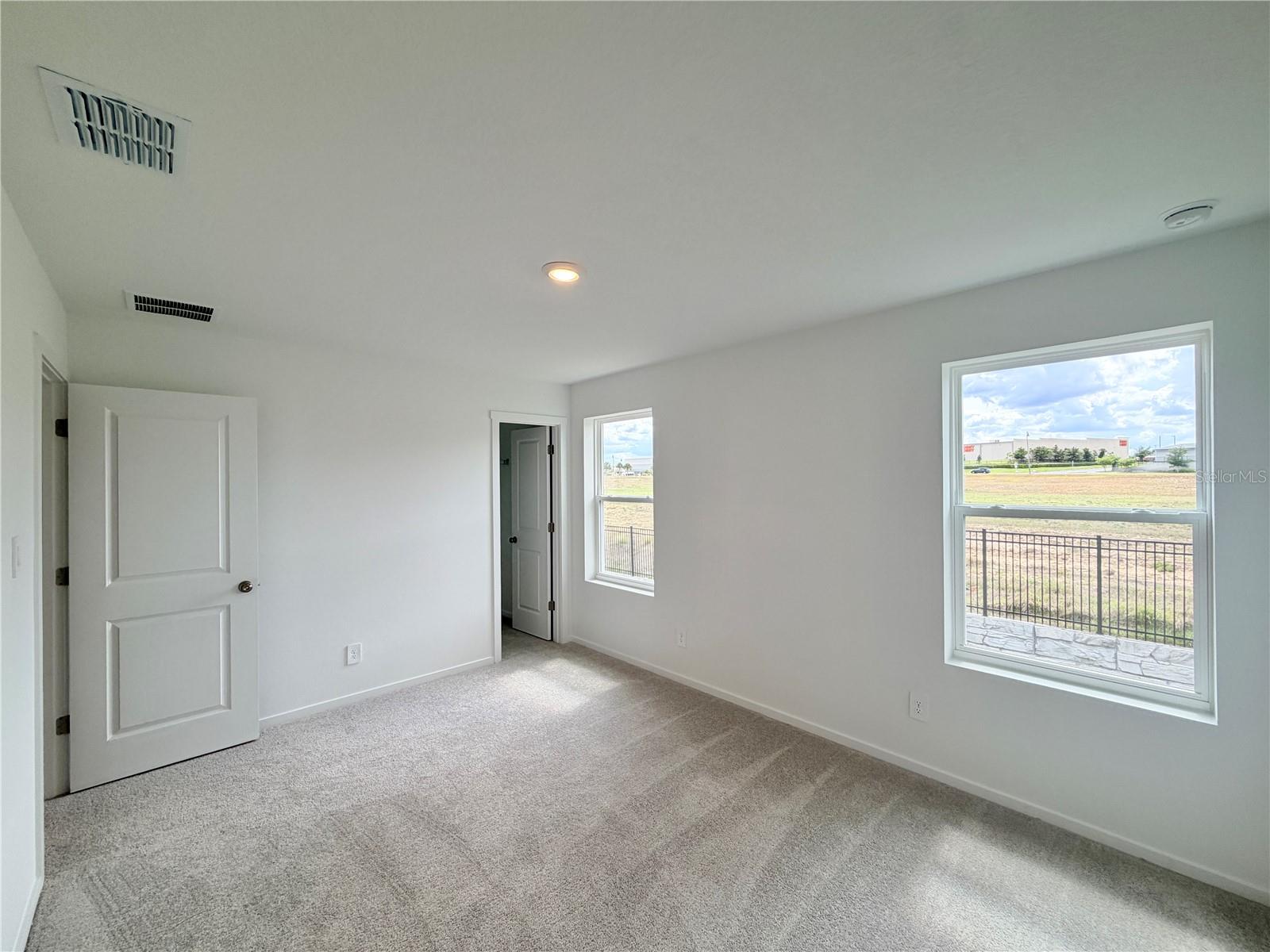 Image 18 of 34 For 842 Lynx Street