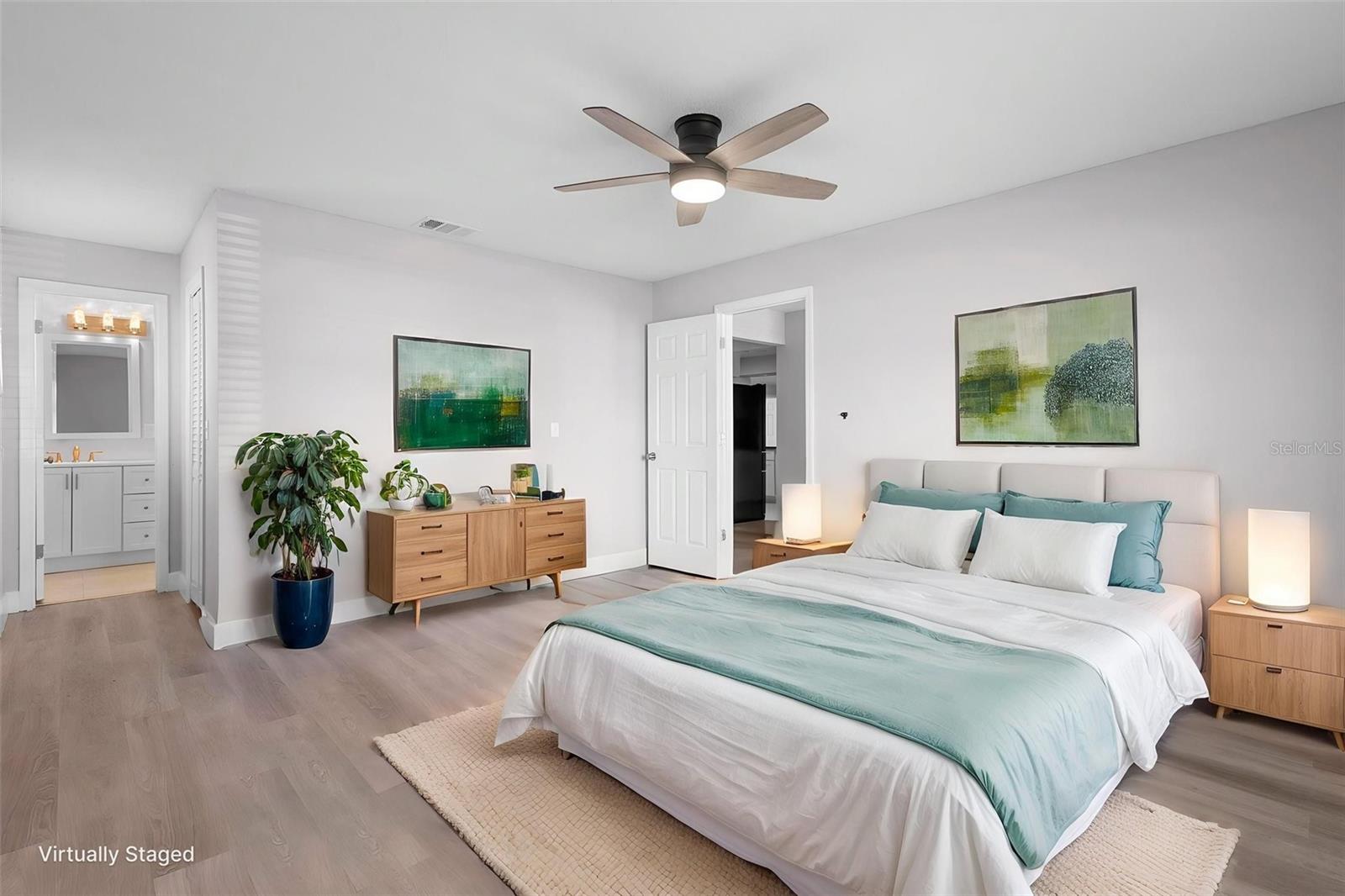 Image 11 of 32 For 10140 Bridlewood Avenue