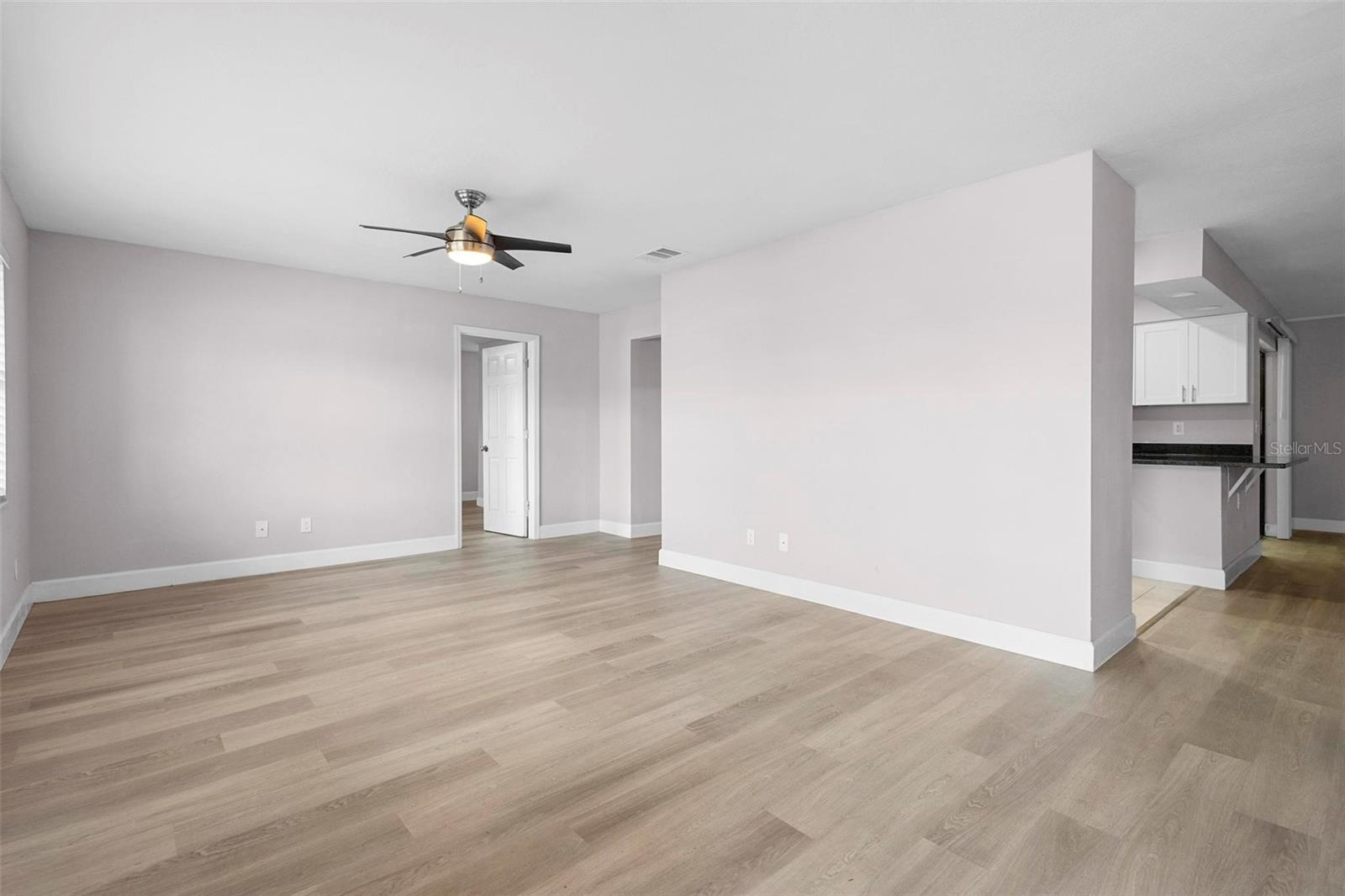 Image 15 of 32 For 10140 Bridlewood Avenue