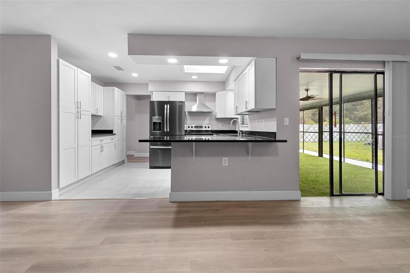 Image 7 of 32 For 10140 Bridlewood Avenue