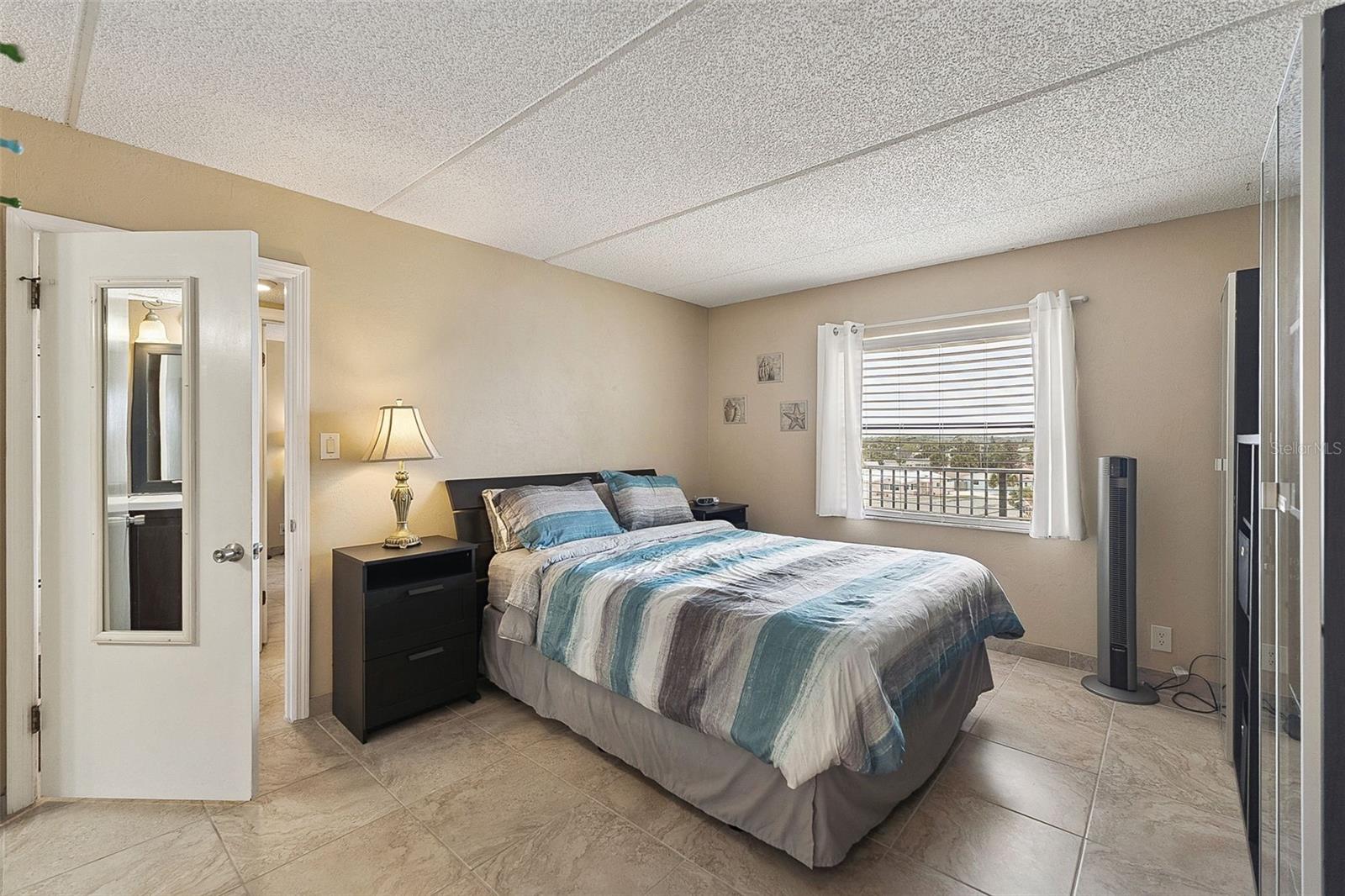 Image 15 of 35 For 2700 Ocean Shore Boulevard 405