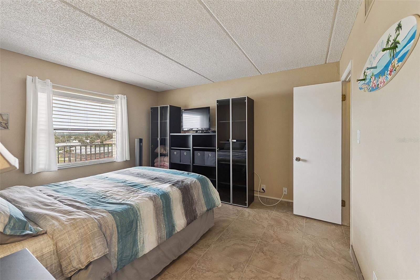 Image 17 of 35 For 2700 Ocean Shore Boulevard 405