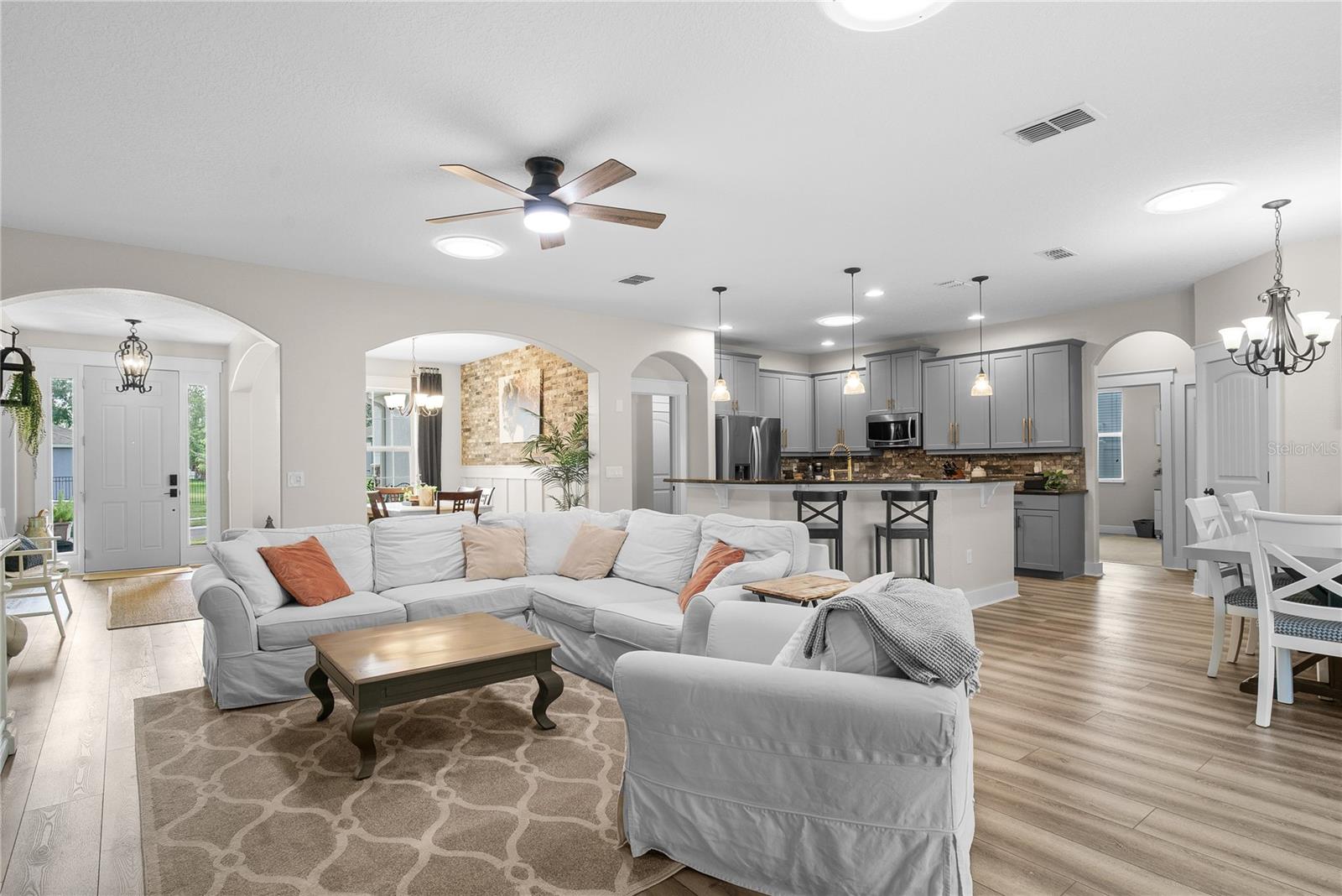 Image 12 of 45 For 615 Lake Cove Pointe Circle