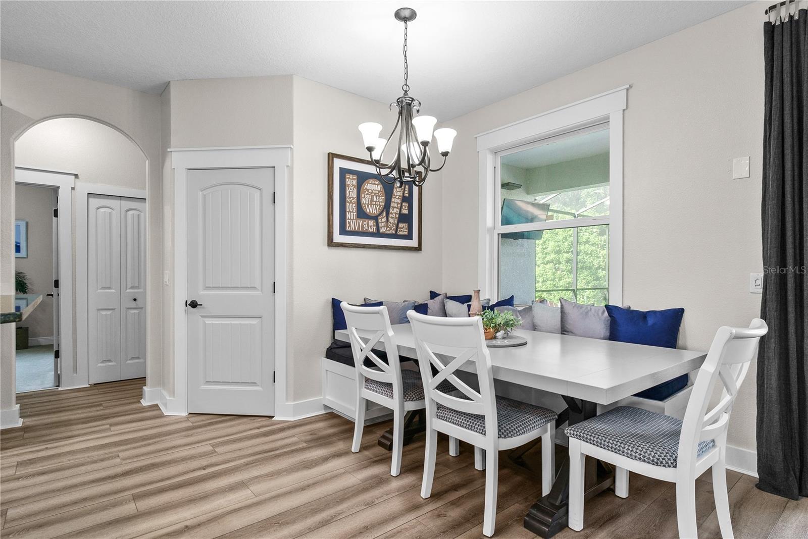 Image 17 of 45 For 615 Lake Cove Pointe Circle