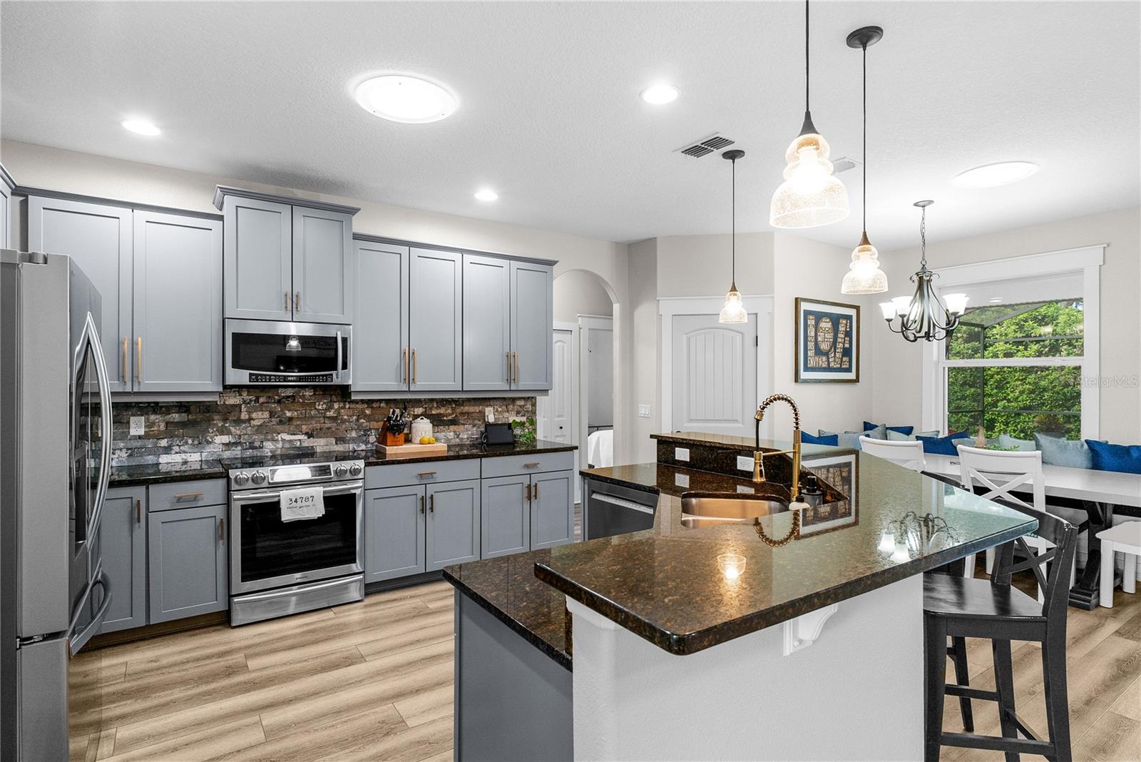 Image 19 of 45 For 615 Lake Cove Pointe Circle