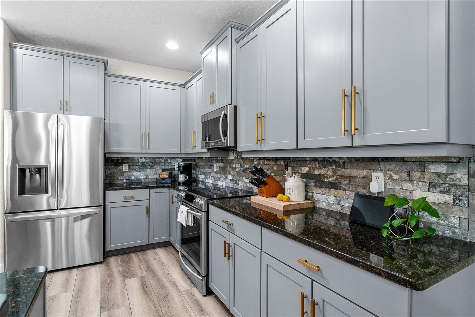 Image 20 of 45 For 615 Lake Cove Pointe Circle