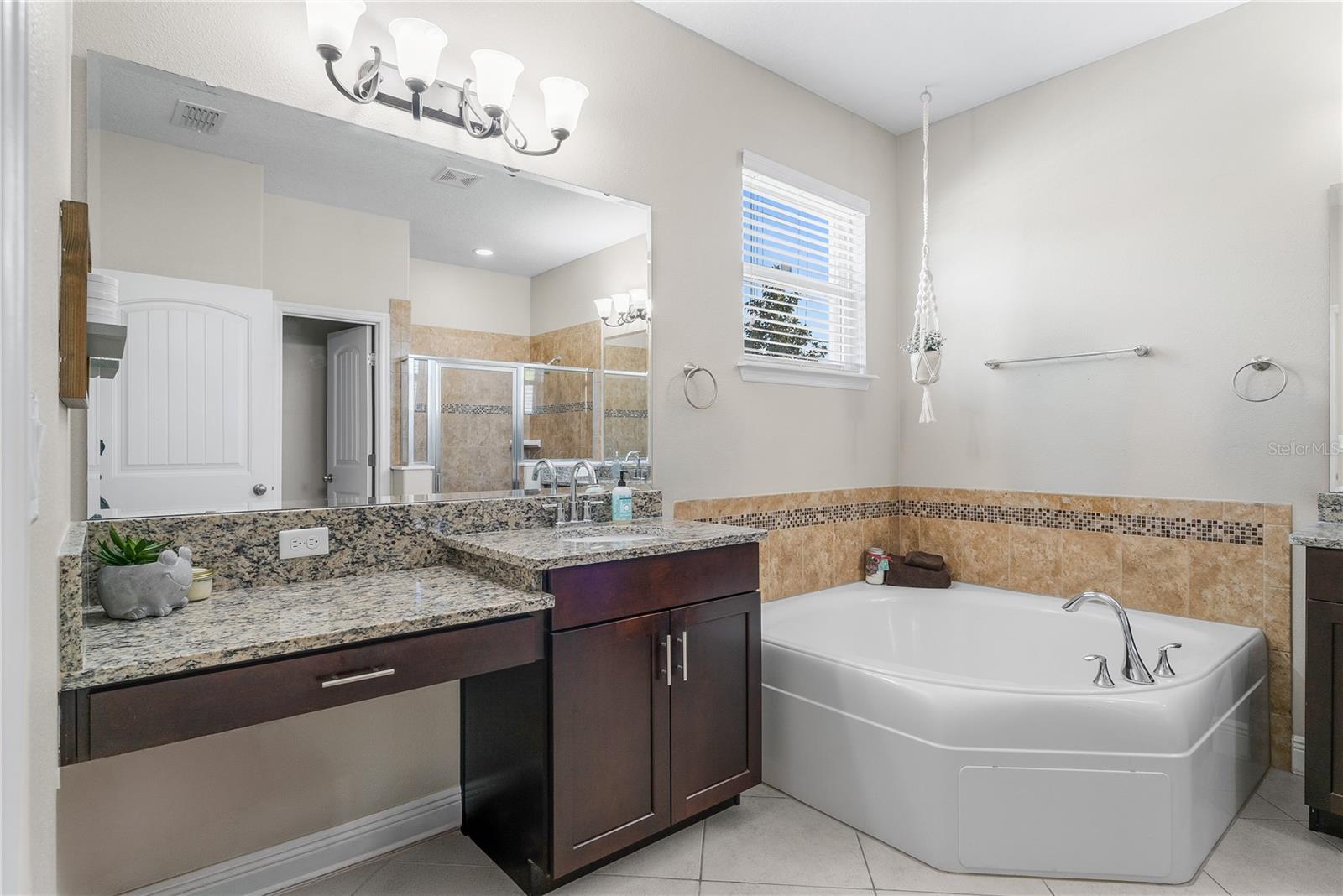 Image 27 of 45 For 615 Lake Cove Pointe Circle