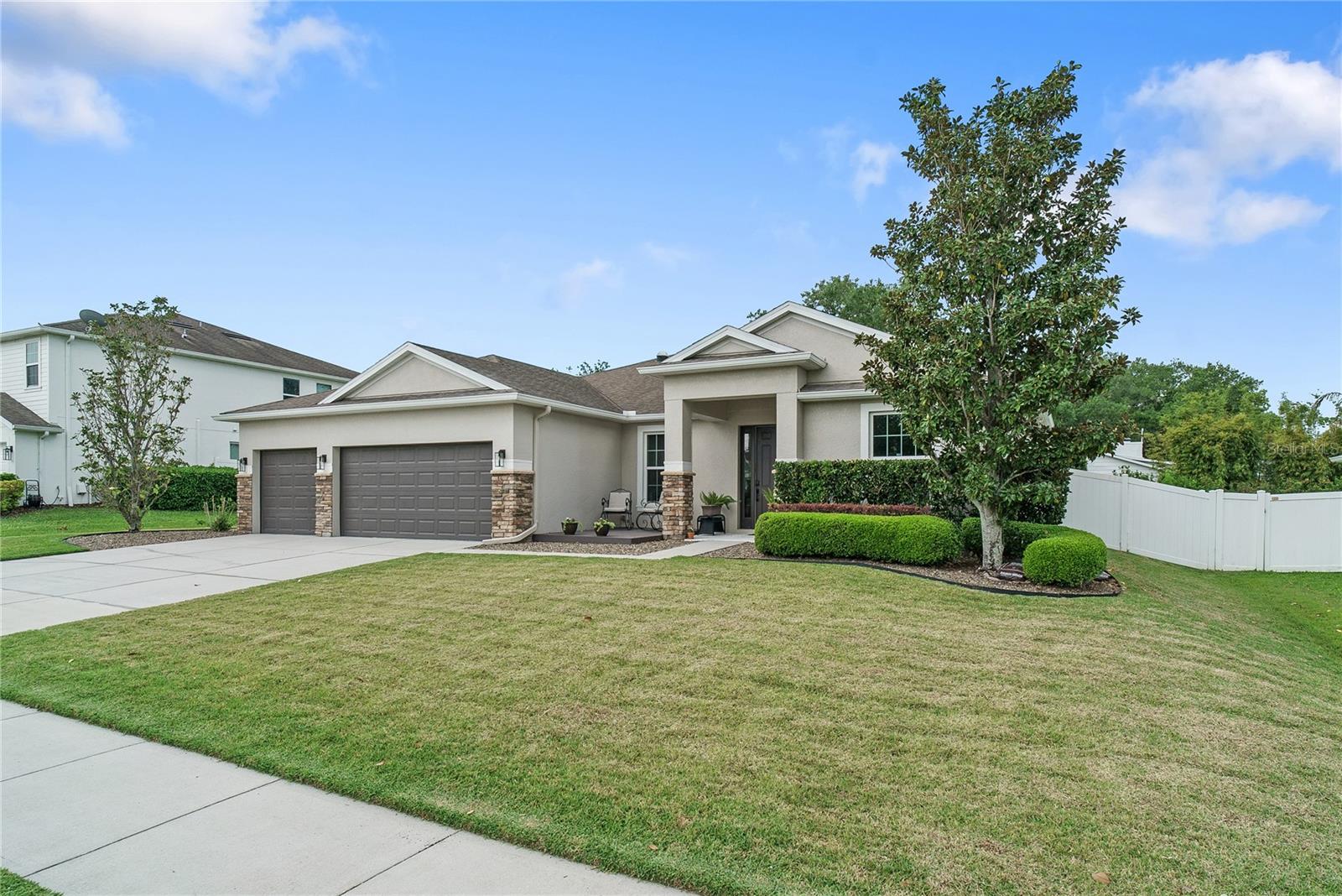 Image 3 of 45 For 615 Lake Cove Pointe Circle