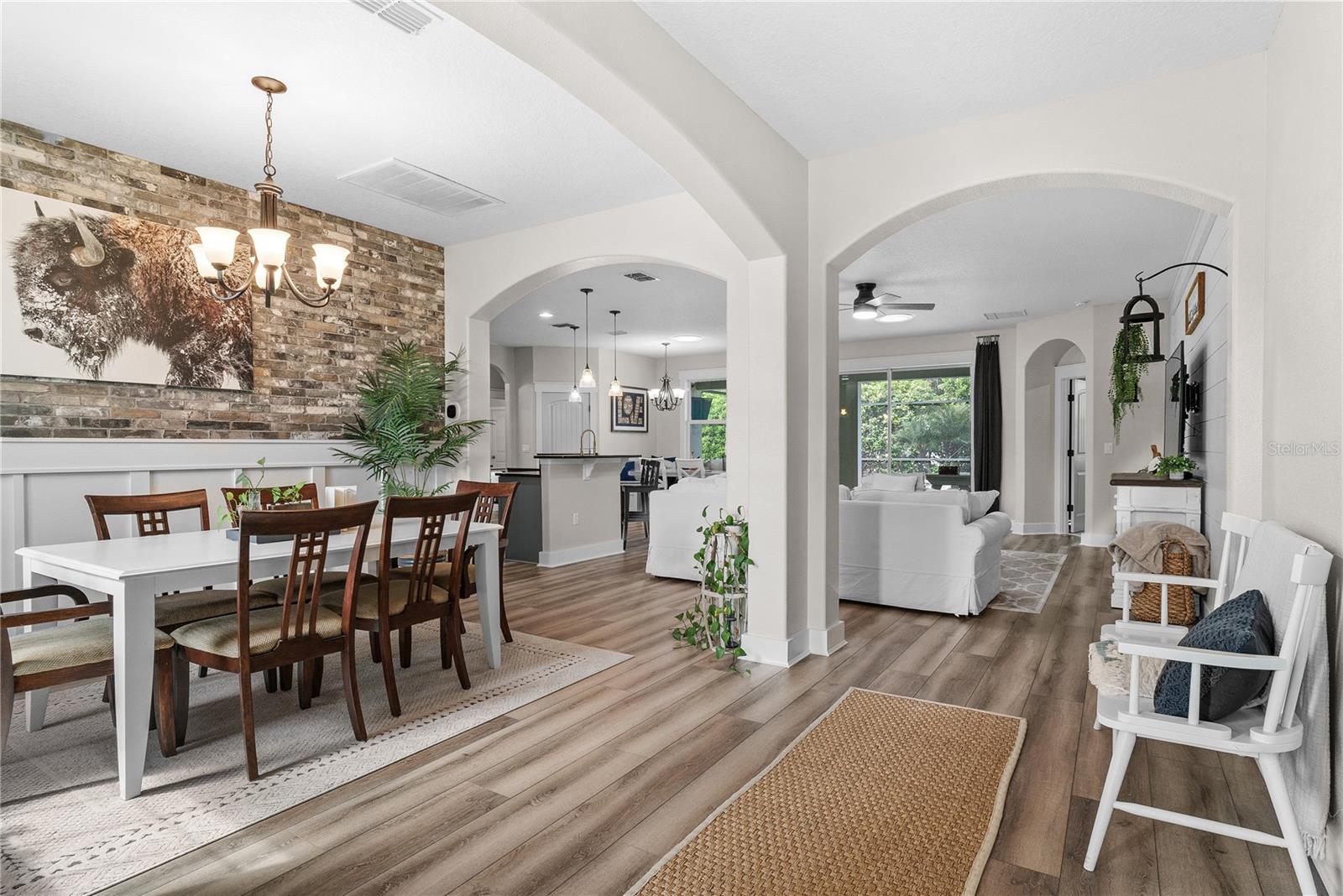 Image 7 of 45 For 615 Lake Cove Pointe Circle