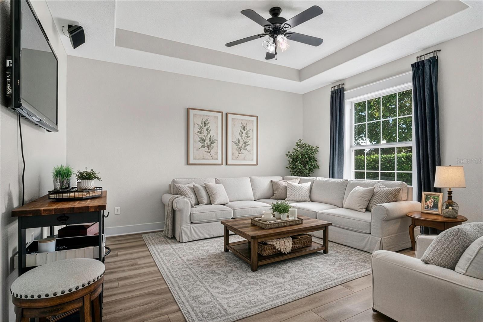 Image 9 of 45 For 615 Lake Cove Pointe Circle