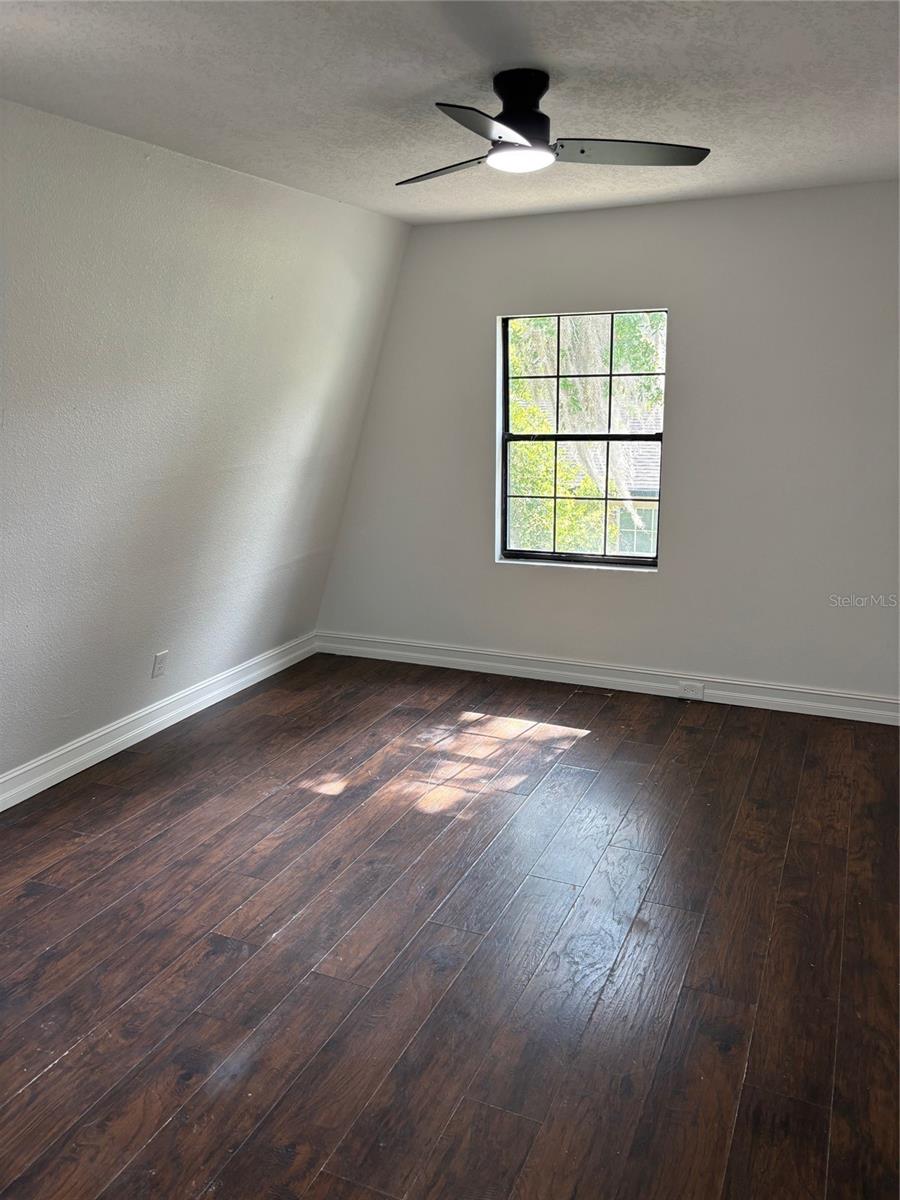 Image 12 of 27 For 4221 Greenfern Drive