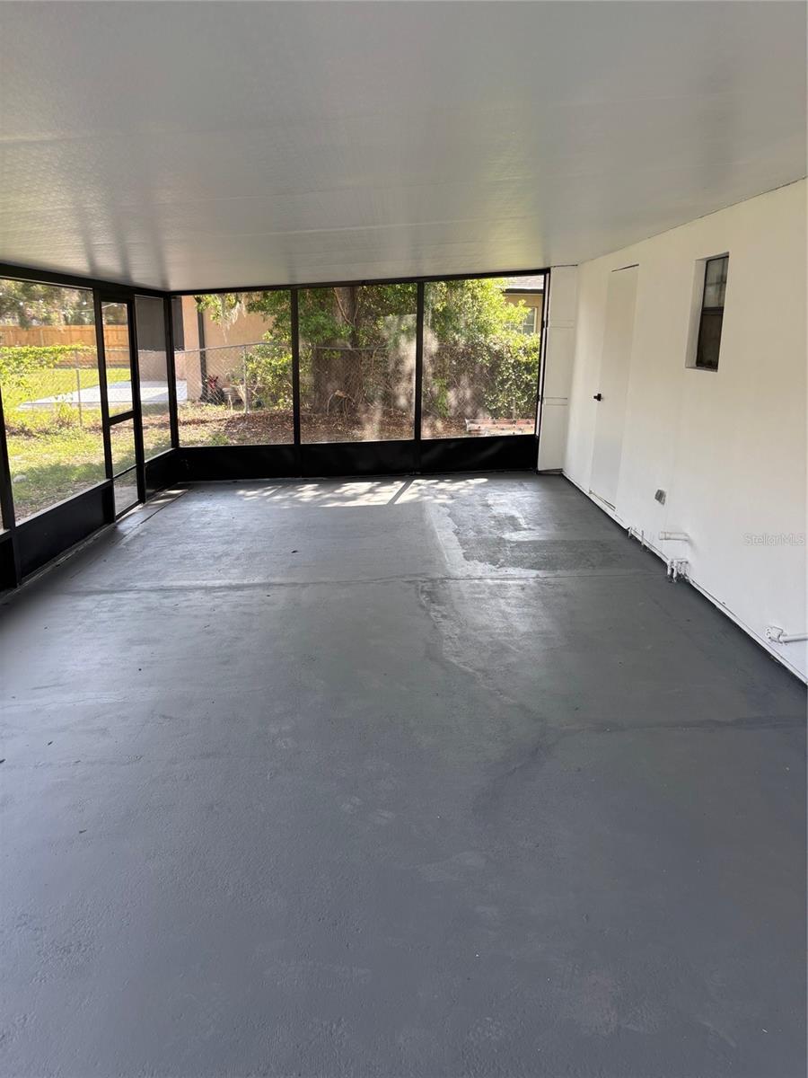 Image 14 of 27 For 4221 Greenfern Drive