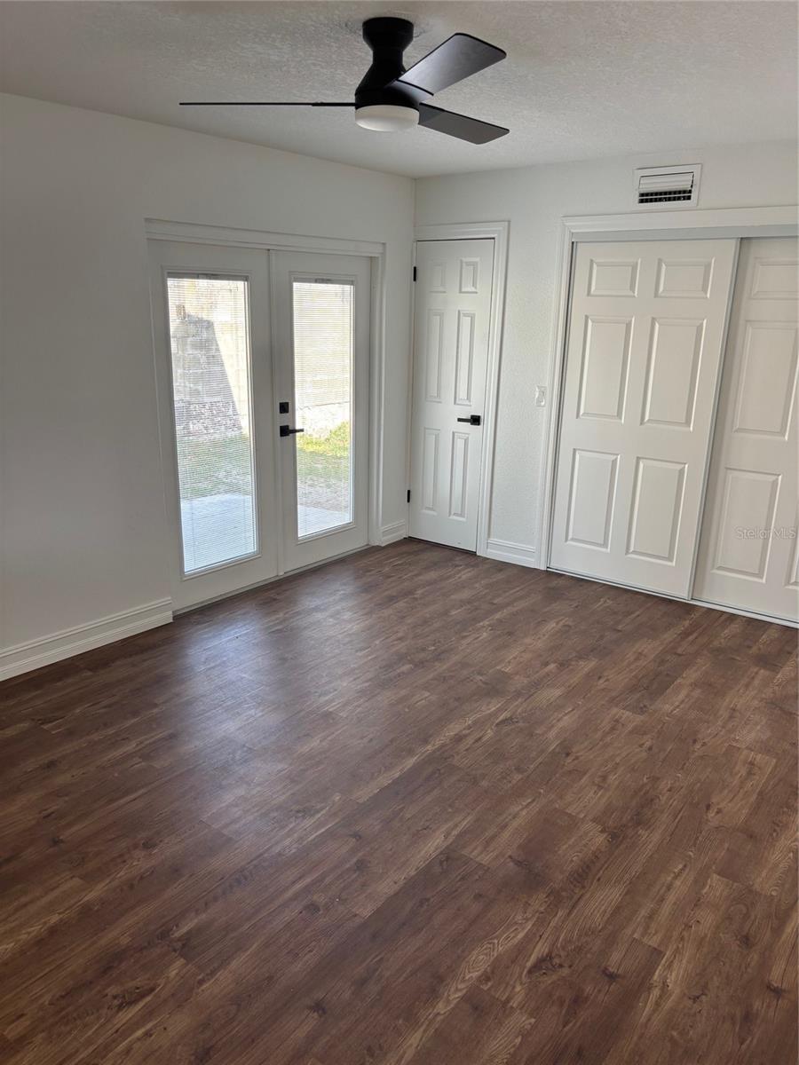 Image 6 of 27 For 4221 Greenfern Drive