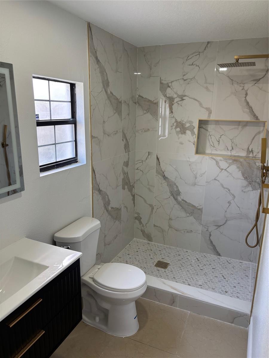 Image 7 of 27 For 4221 Greenfern Drive