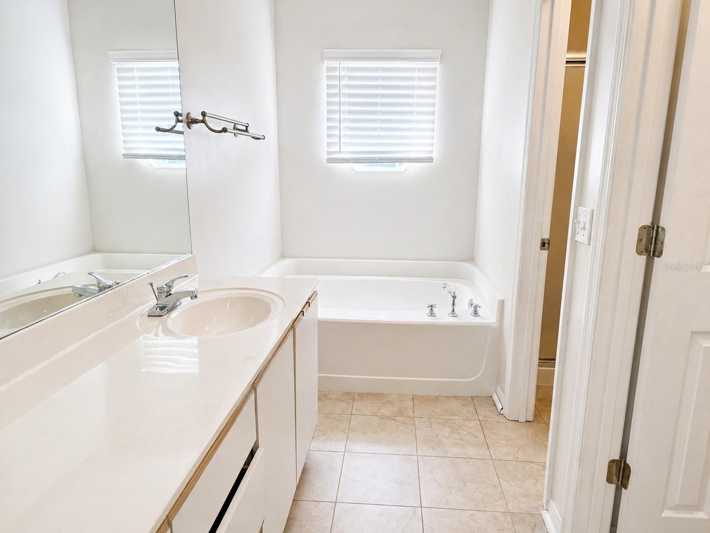 Listing photo id 10 for 1900 Winter Park Road