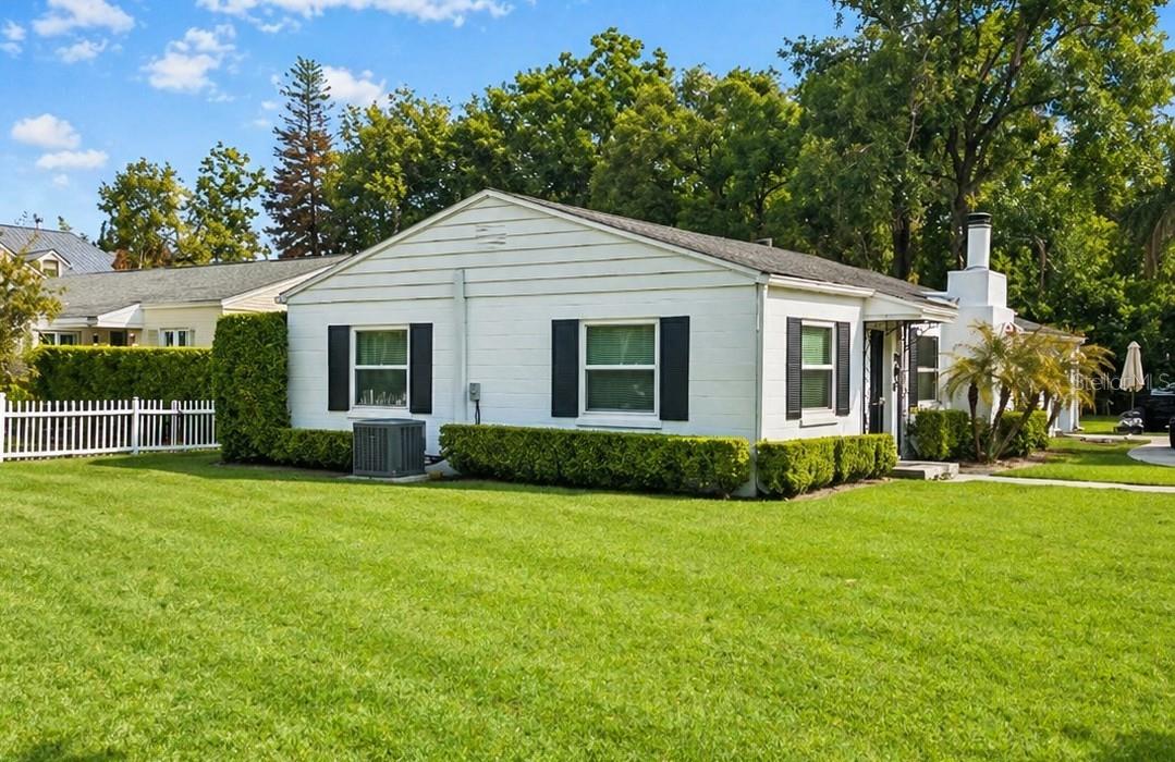 Listing photo id 1 for 1900 Winter Park Road