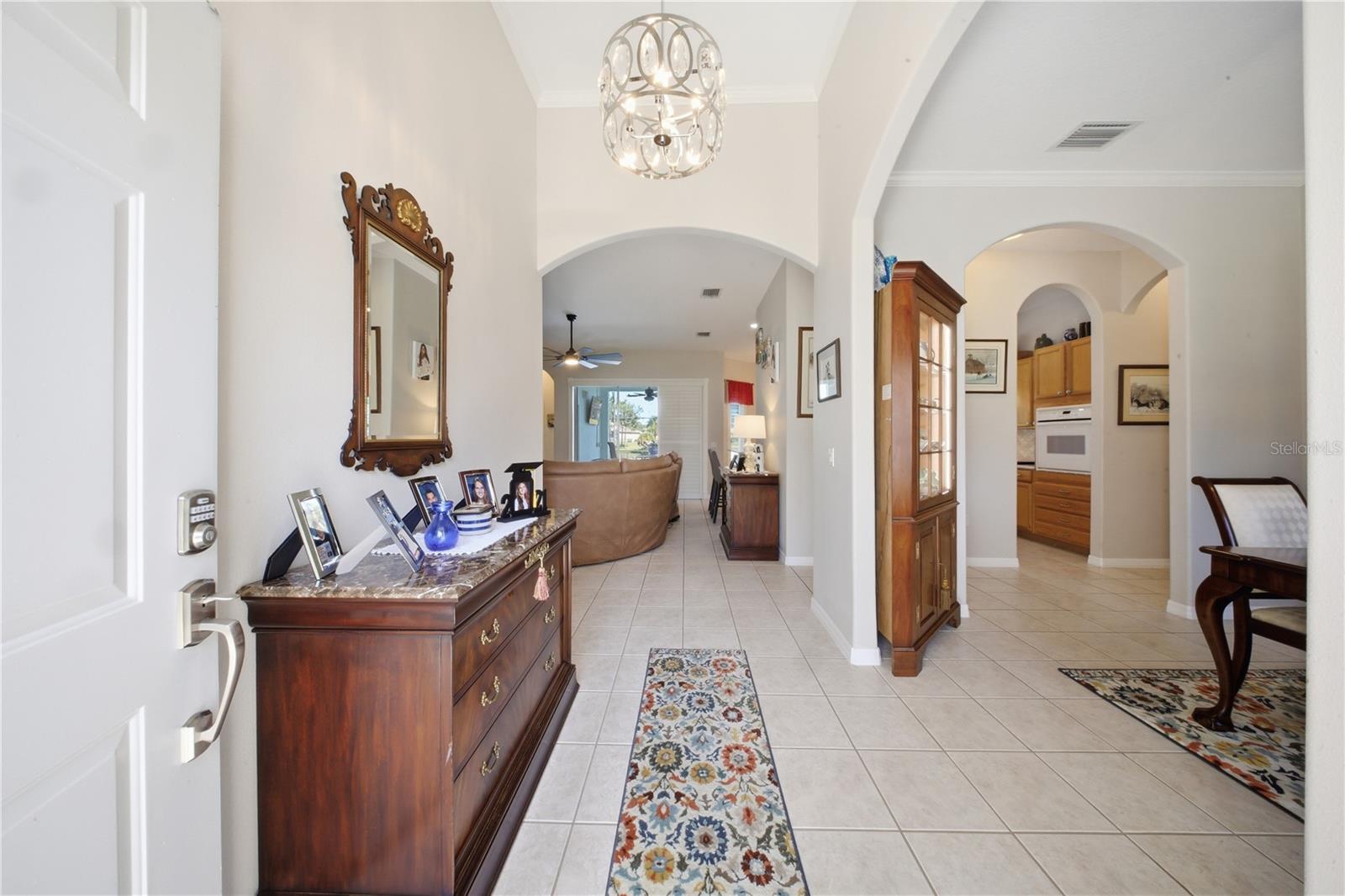 Listing photo id 14 for 1910 Sir Lancelot Circle