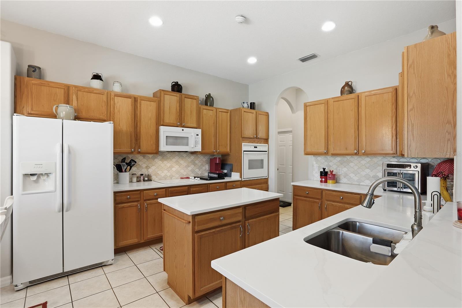 Listing photo id 17 for 1910 Sir Lancelot Circle
