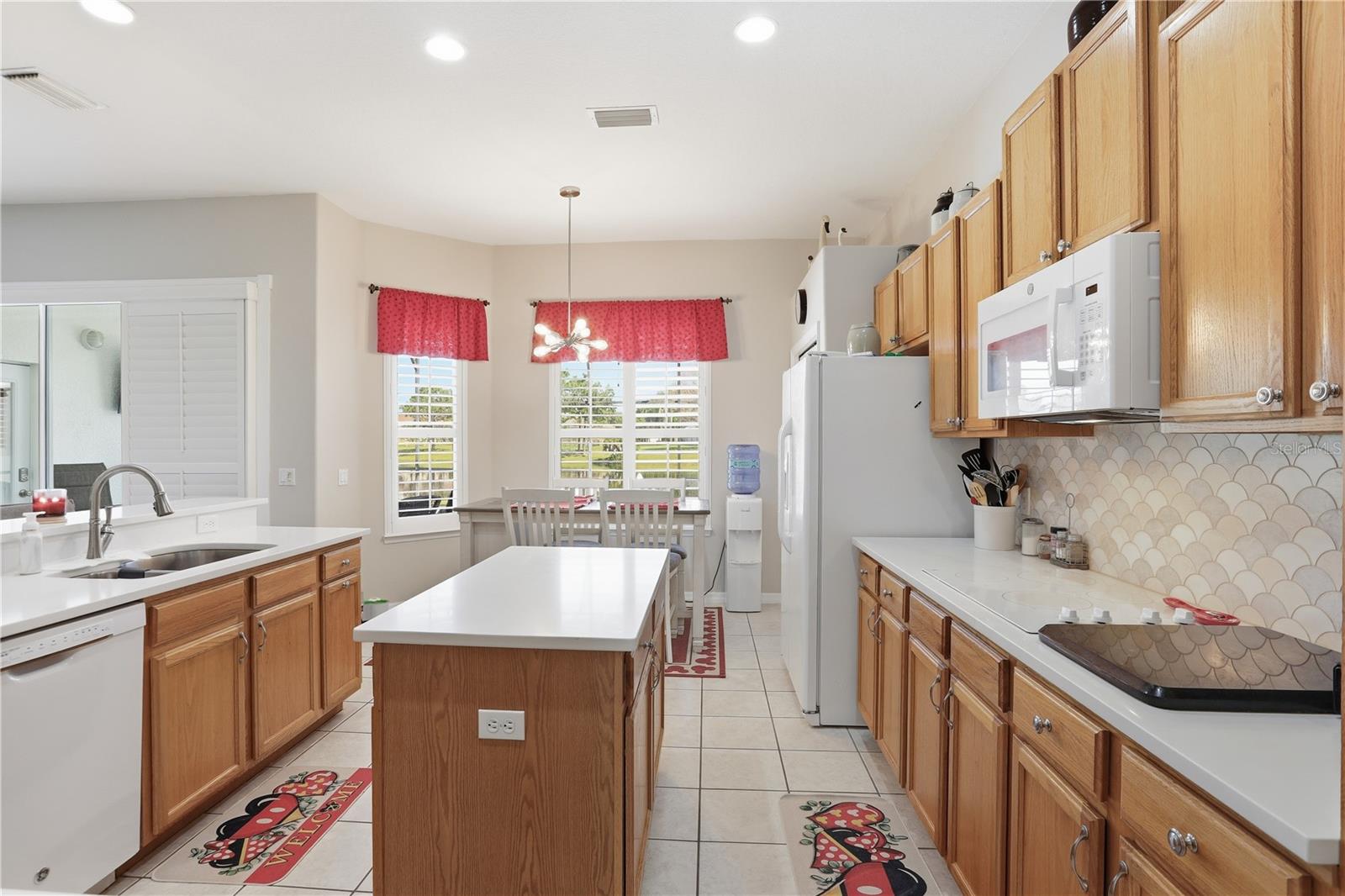 Listing photo id 19 for 1910 Sir Lancelot Circle