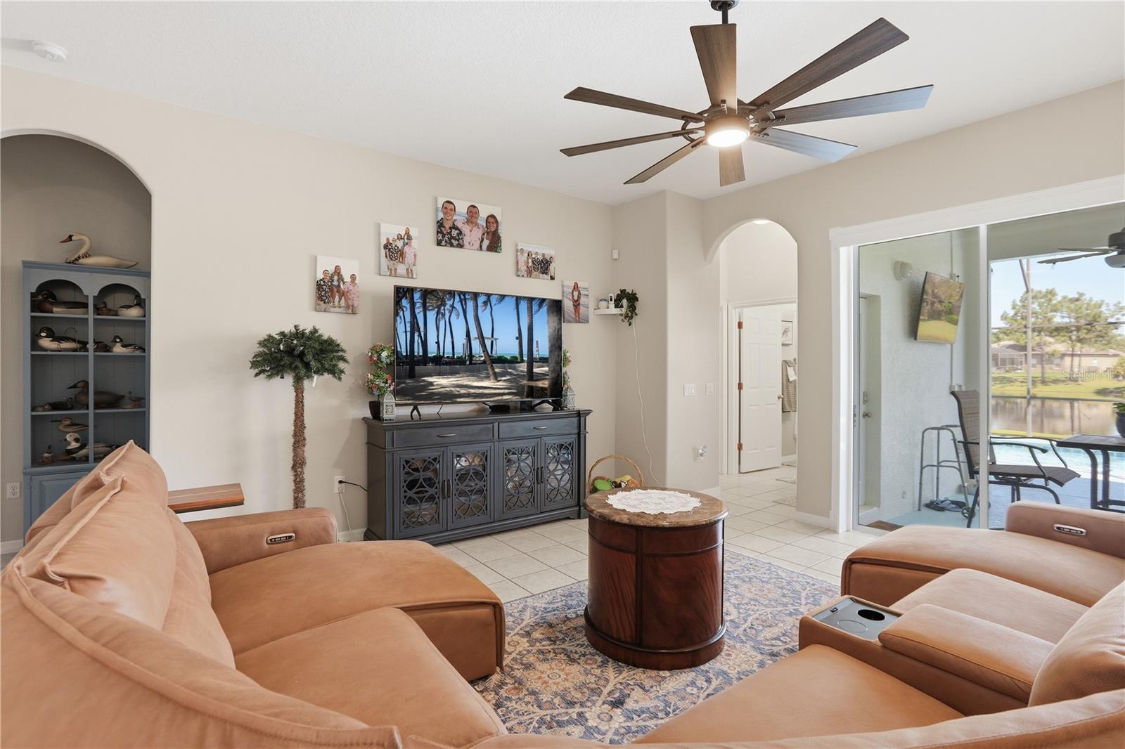 Listing photo id 22 for 1910 Sir Lancelot Circle