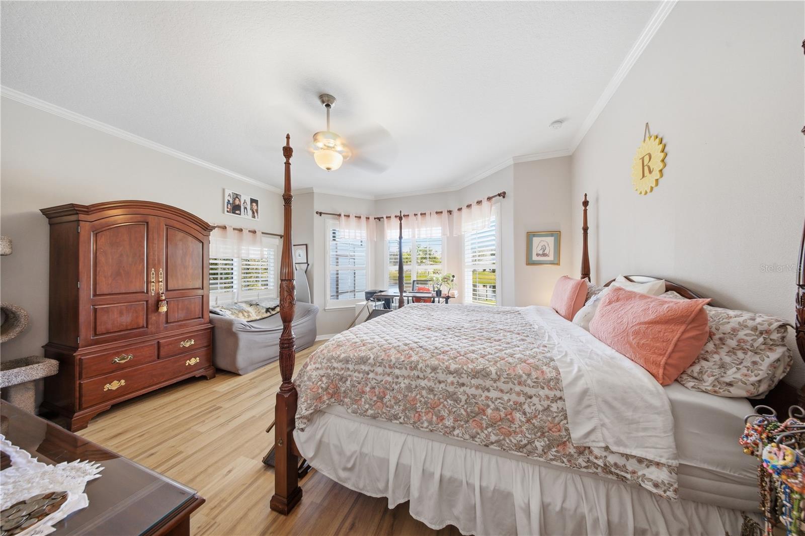 Listing photo id 27 for 1910 Sir Lancelot Circle