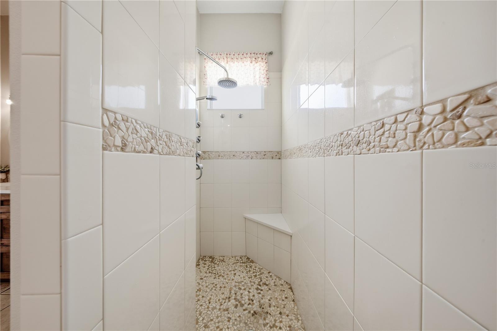 Listing photo id 31 for 1910 Sir Lancelot Circle