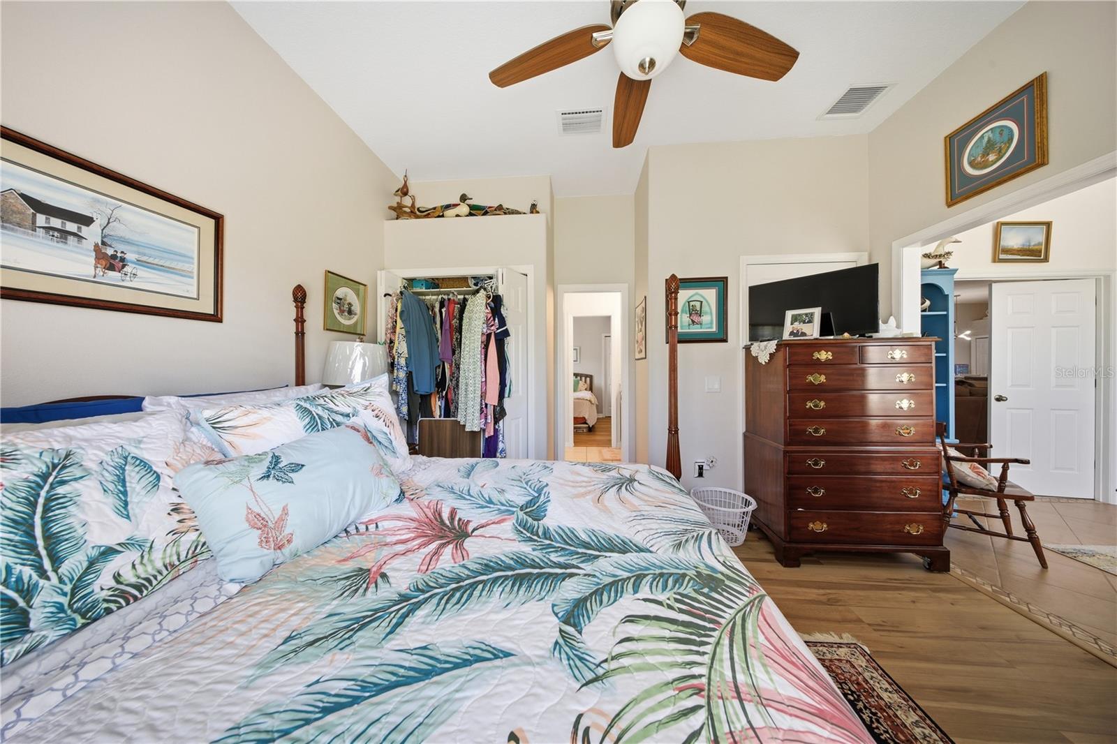 Listing photo id 37 for 1910 Sir Lancelot Circle
