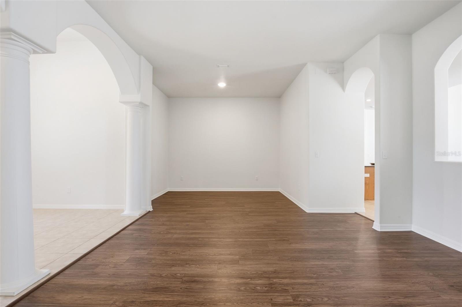 Listing photo id 10 for 4745 Patagonia Place