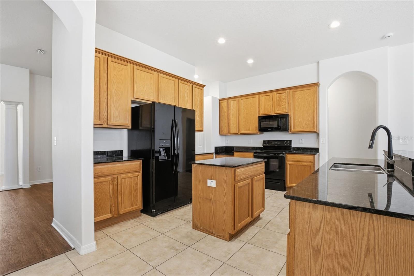 Listing photo id 16 for 4745 Patagonia Place