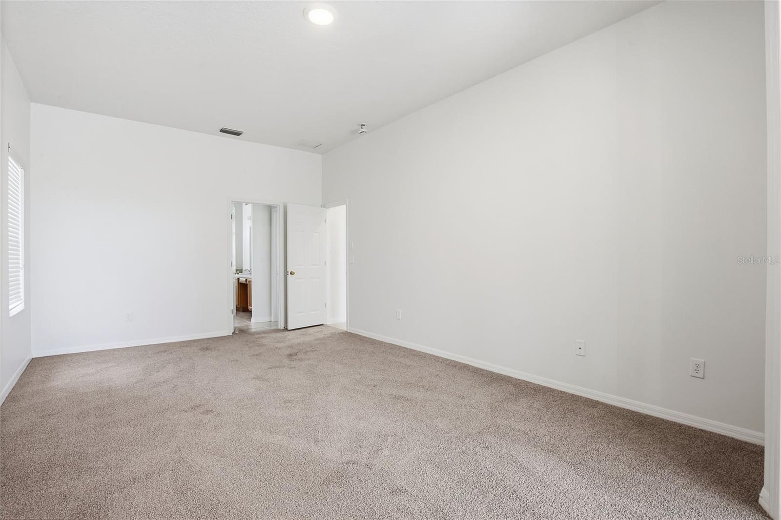 Listing photo id 25 for 4745 Patagonia Place