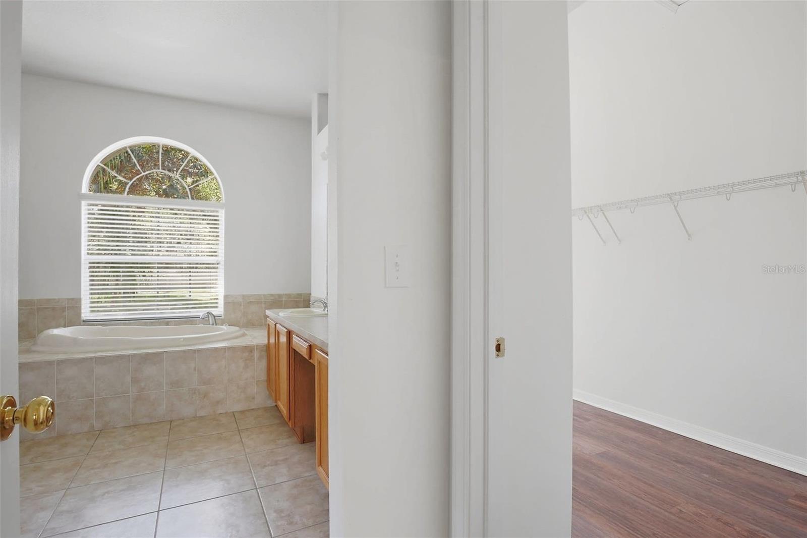 Listing photo id 33 for 4745 Patagonia Place