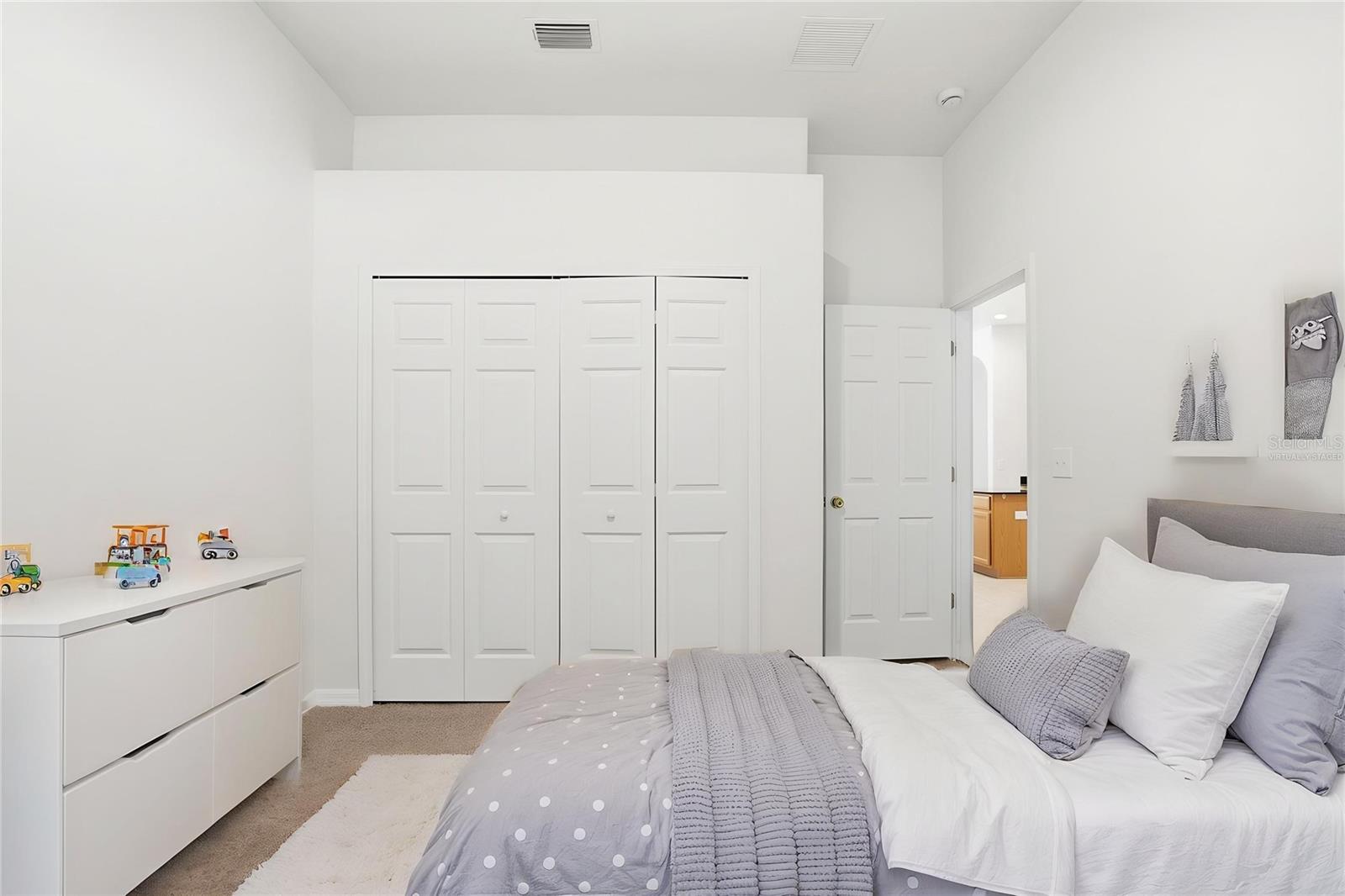 Listing photo id 3 for 4745 Patagonia Place