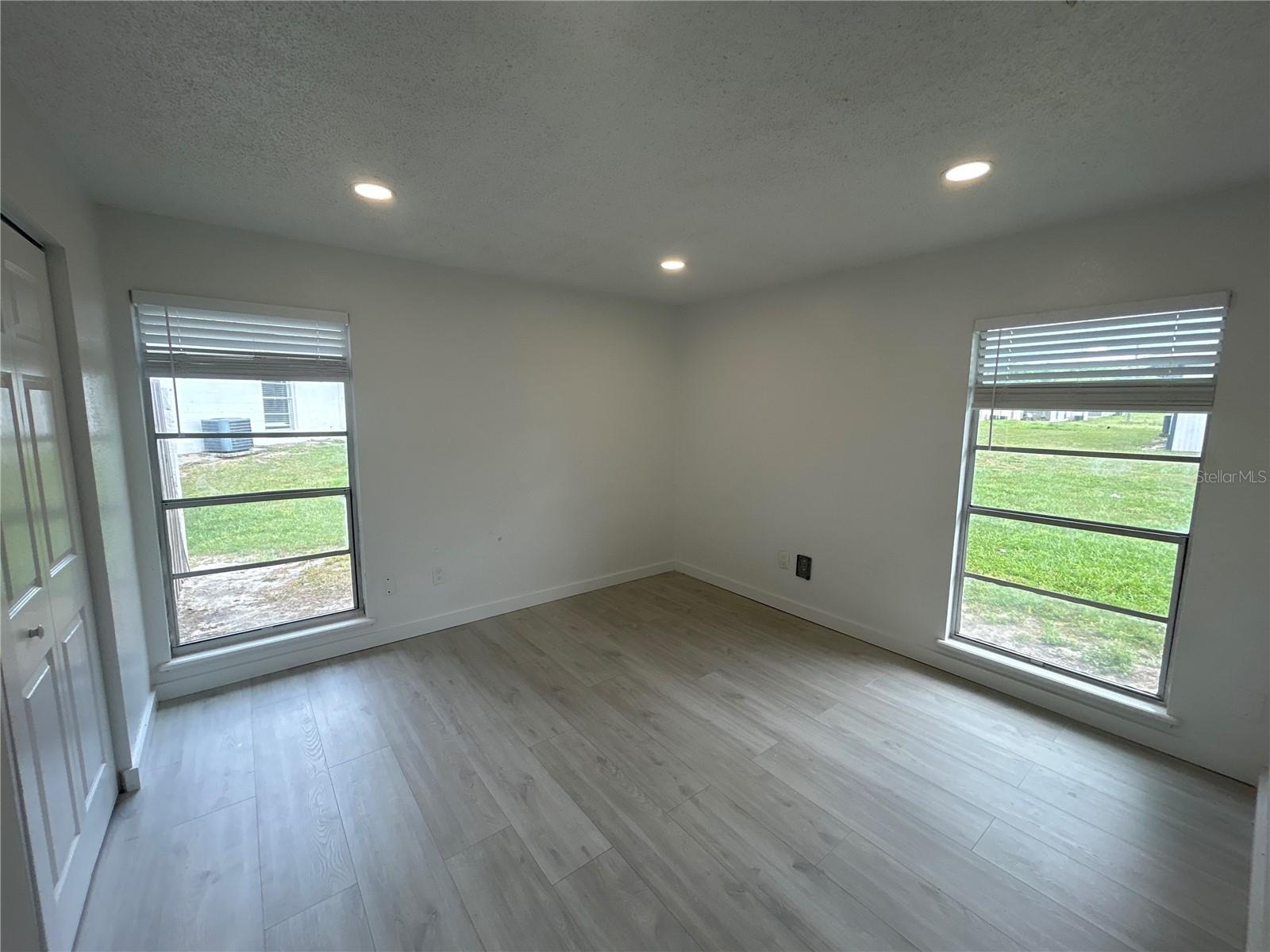 Image 8 of 11 For 2955 53rd Court