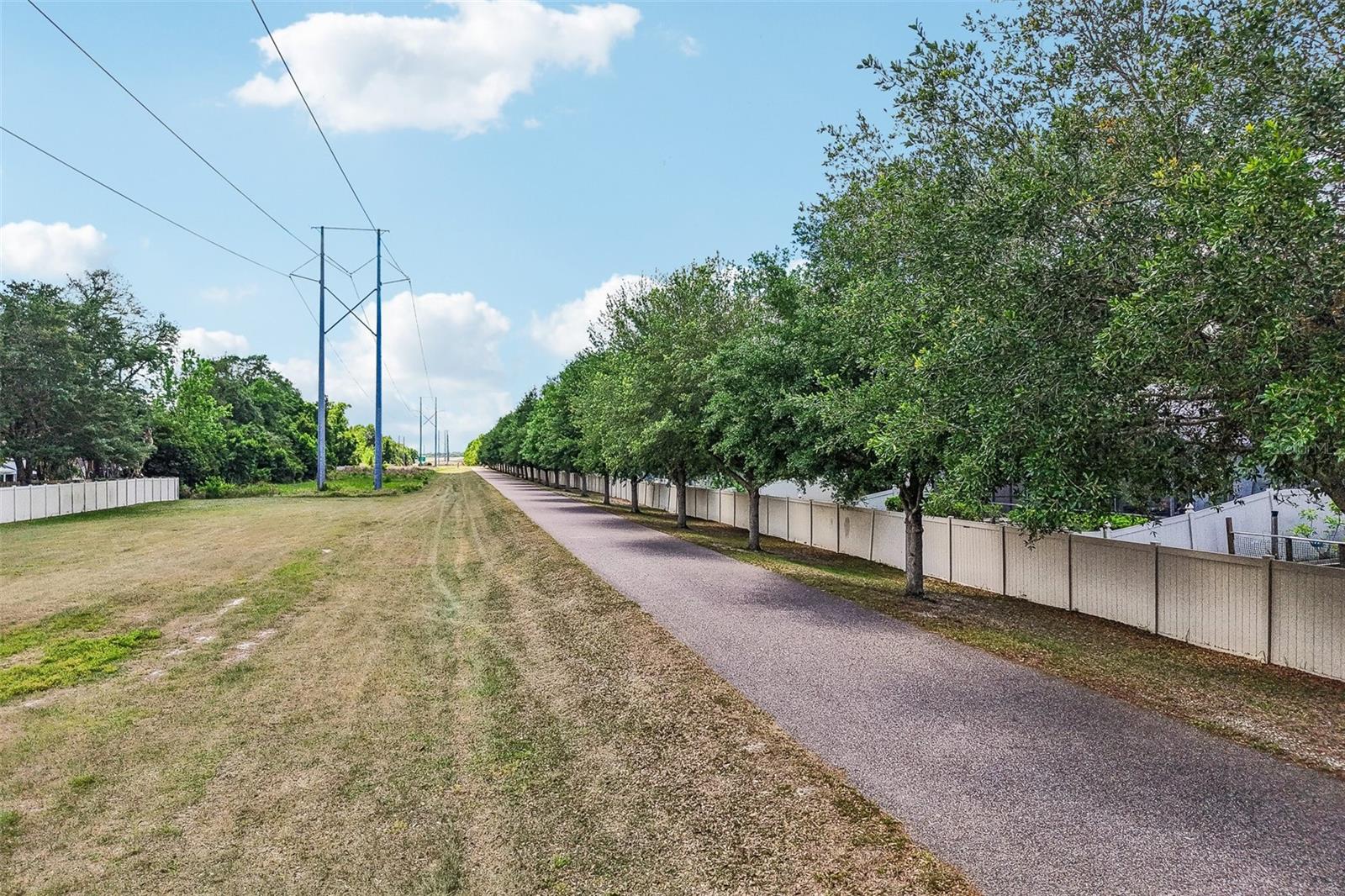 Image 26 of 33 For 9525 Southern Garden Circle