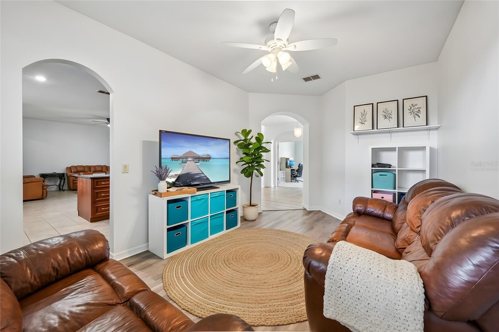 Image 6 of 33 For 9525 Southern Garden Circle