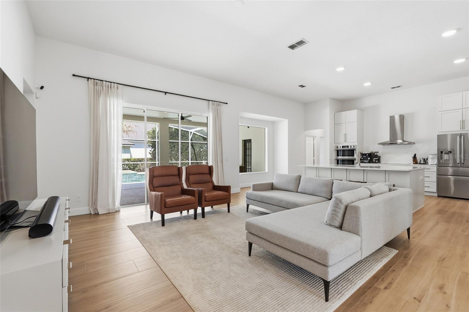 Image 11 of 48 For 264 Blue Stone Circle