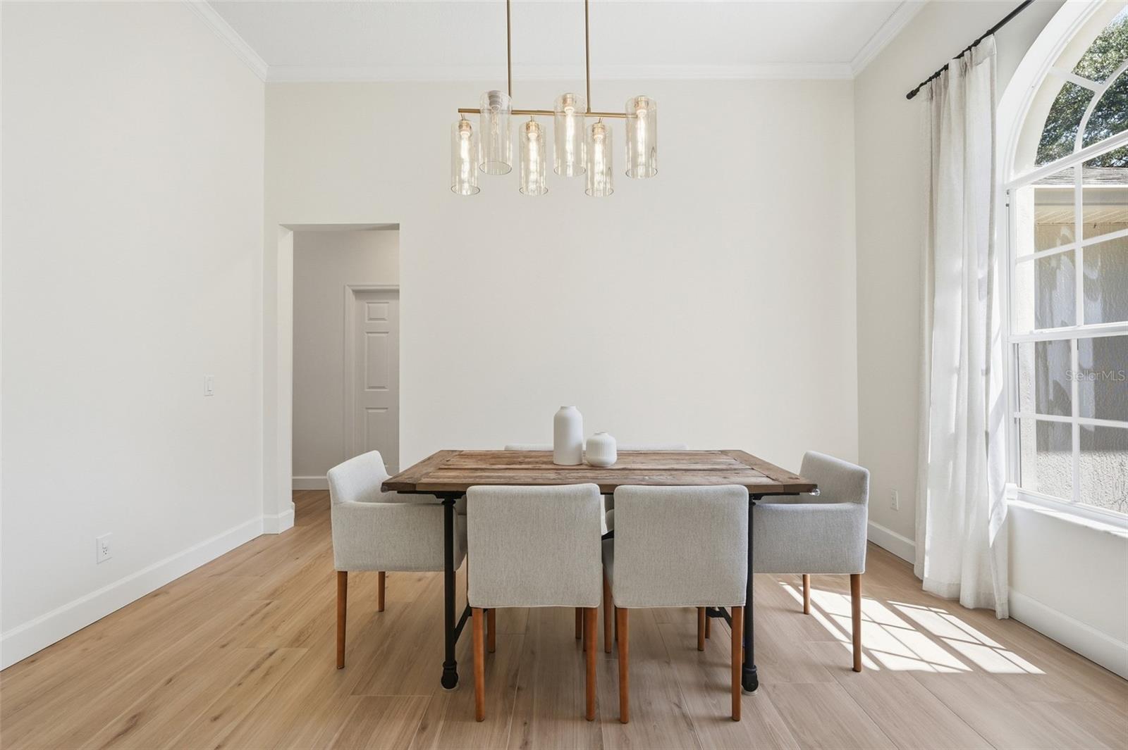 Image 18 of 48 For 264 Blue Stone Circle