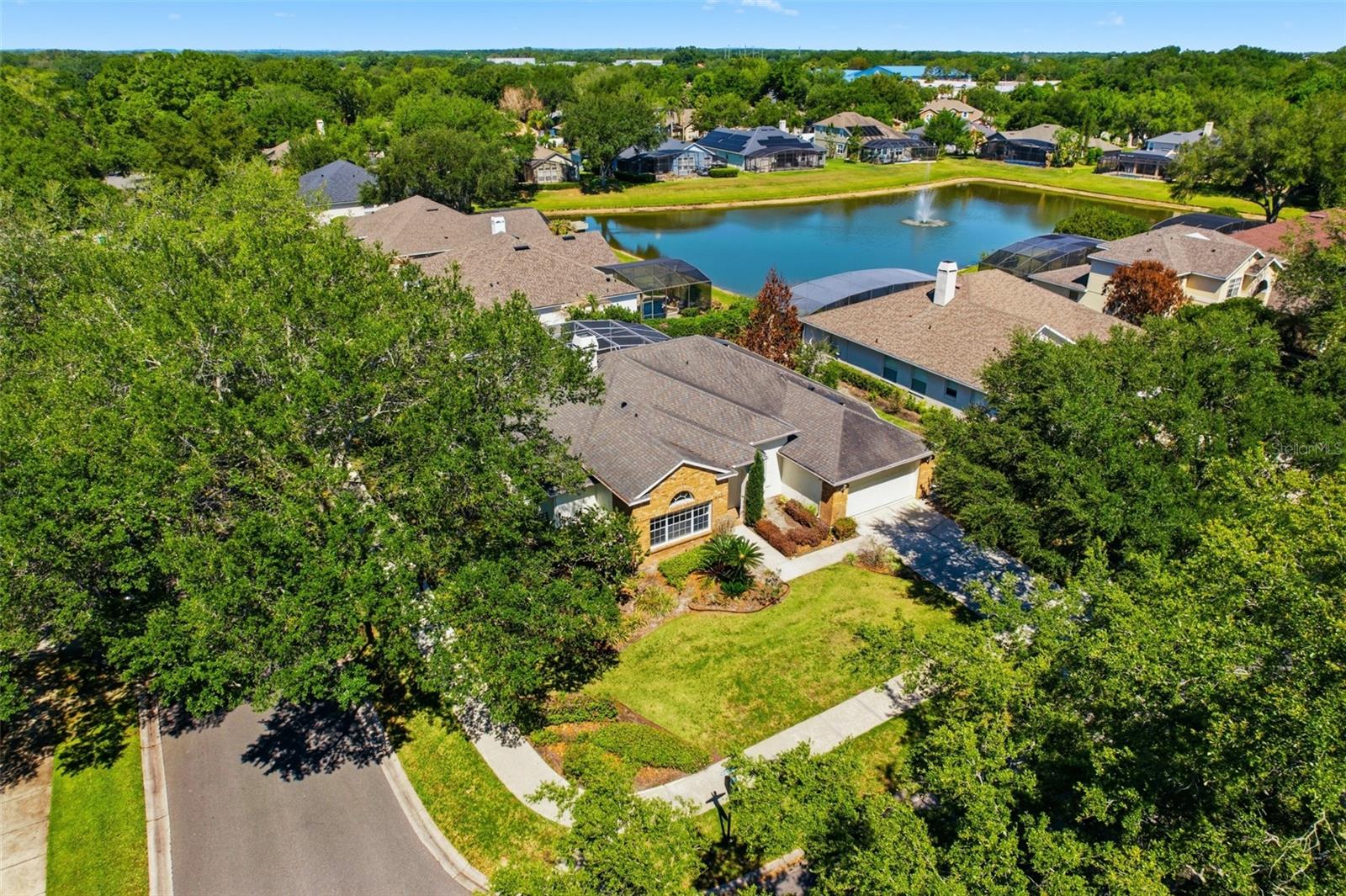 Image 2 of 48 For 264 Blue Stone Circle