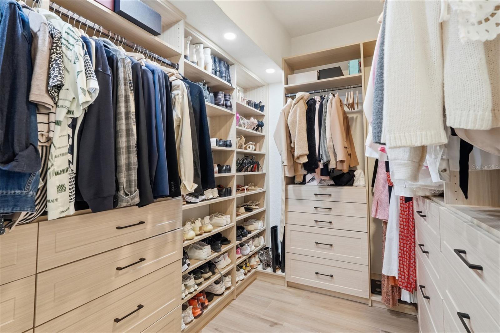 Image 25 of 48 For 264 Blue Stone Circle