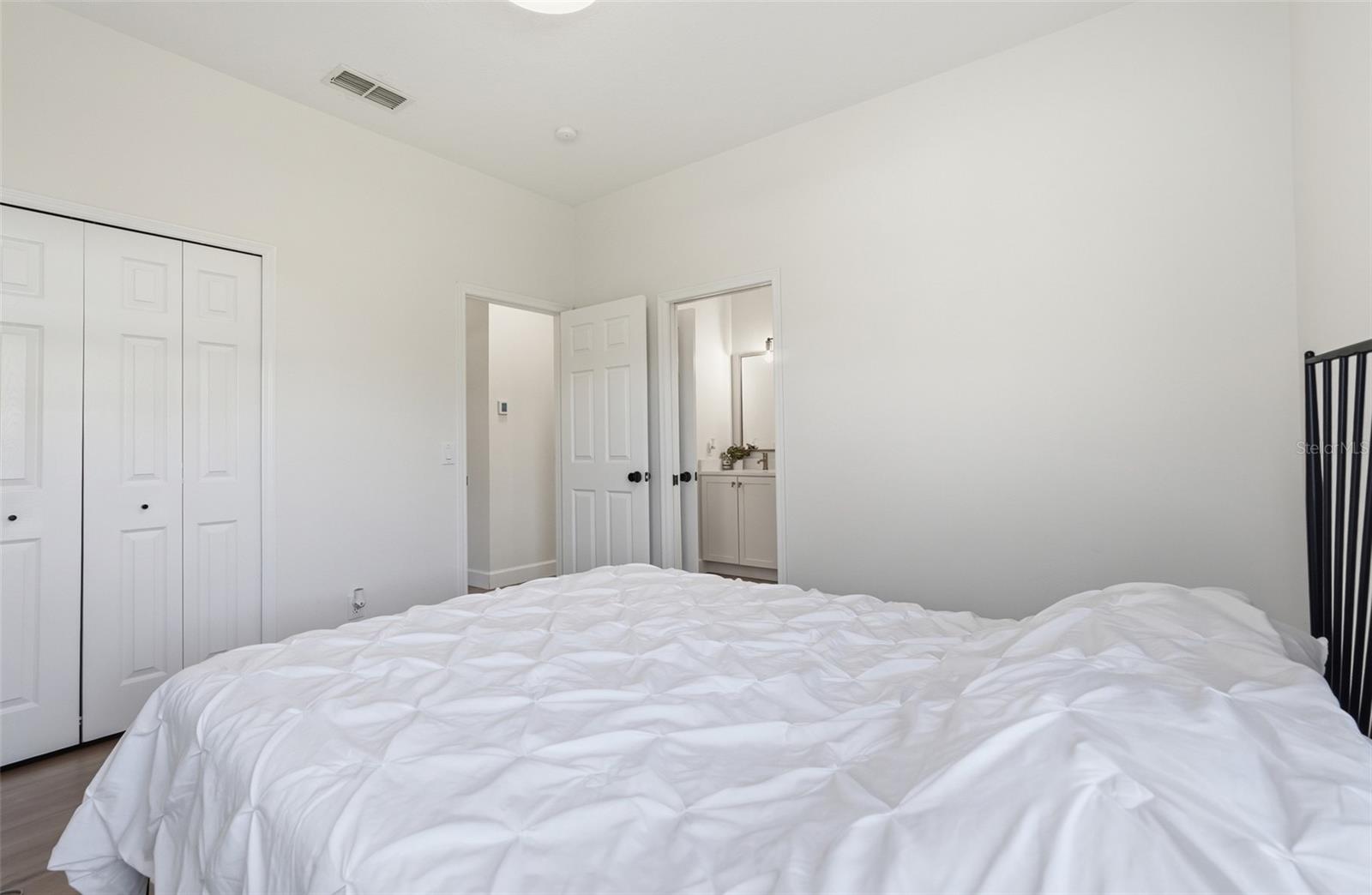 Image 27 of 48 For 264 Blue Stone Circle