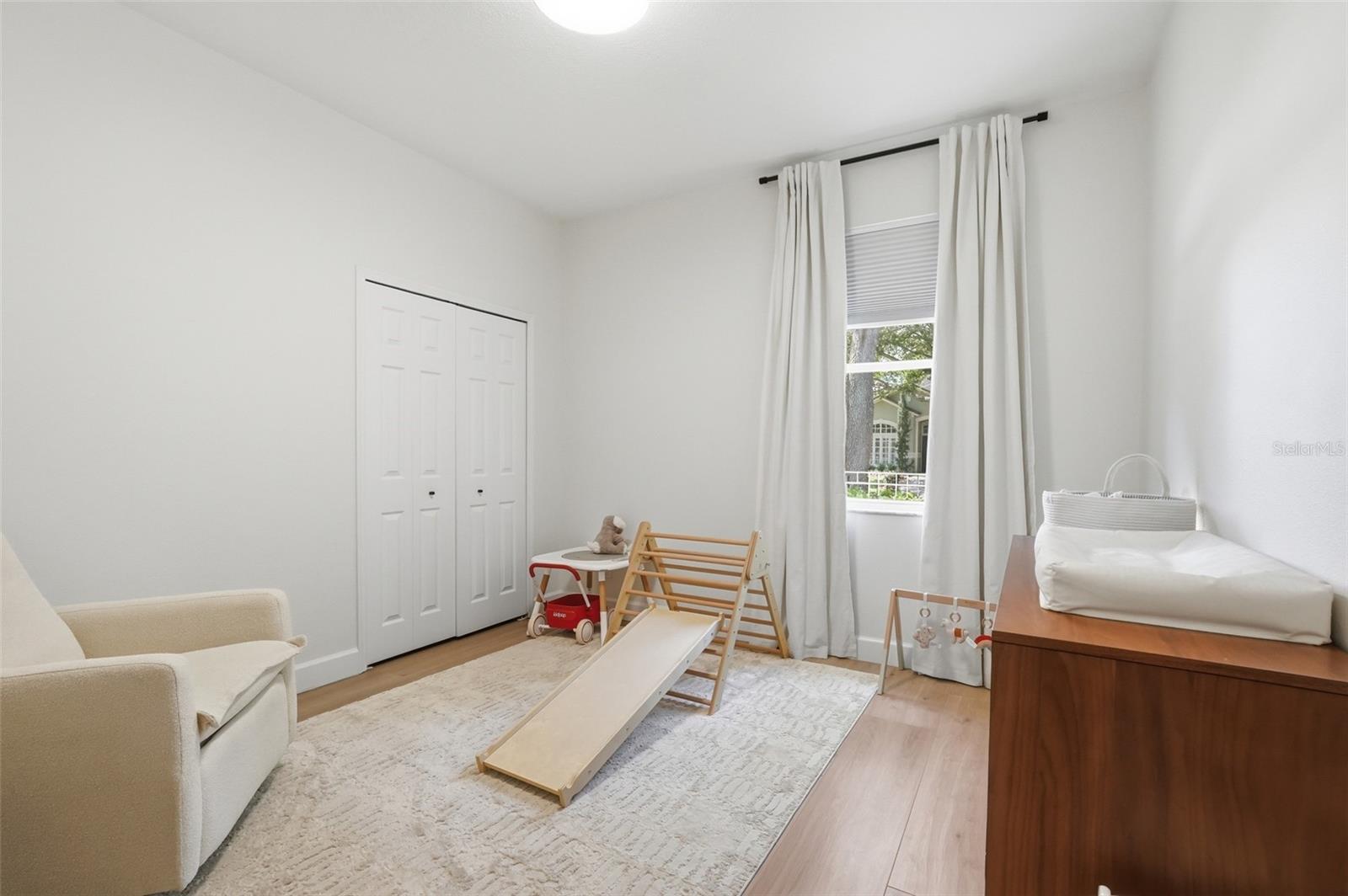 Image 29 of 48 For 264 Blue Stone Circle