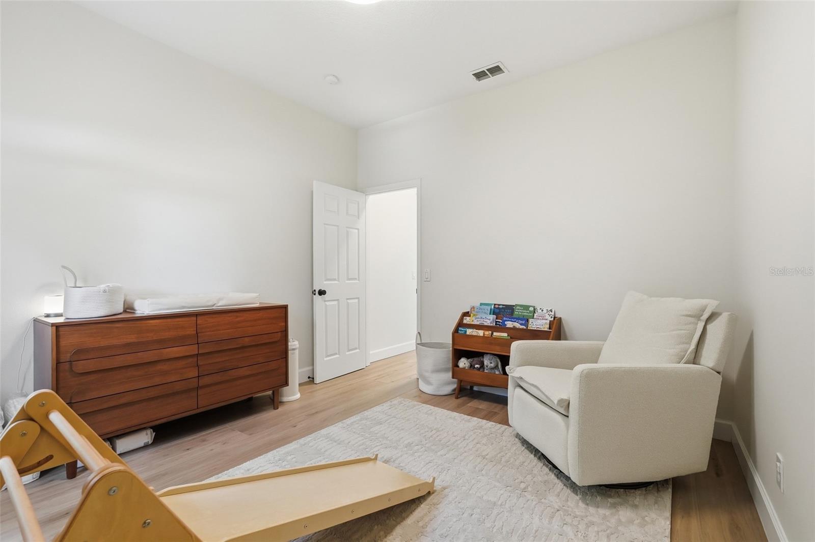 Image 30 of 48 For 264 Blue Stone Circle